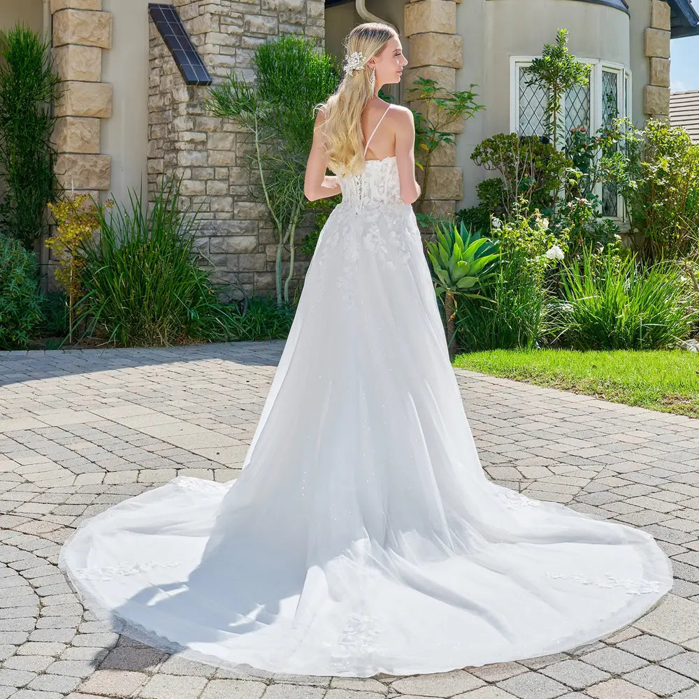 Elegant A-Line Sweetheart Sleeveless Floral Lace White Floor-Length Prom Gown