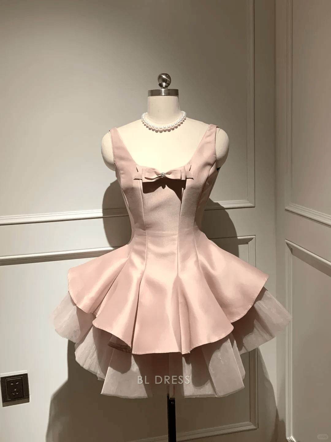 Elegant A-Line Sweetheart Sleeveless Ruffled Bow Dusty Rose Short Homecoming Dress