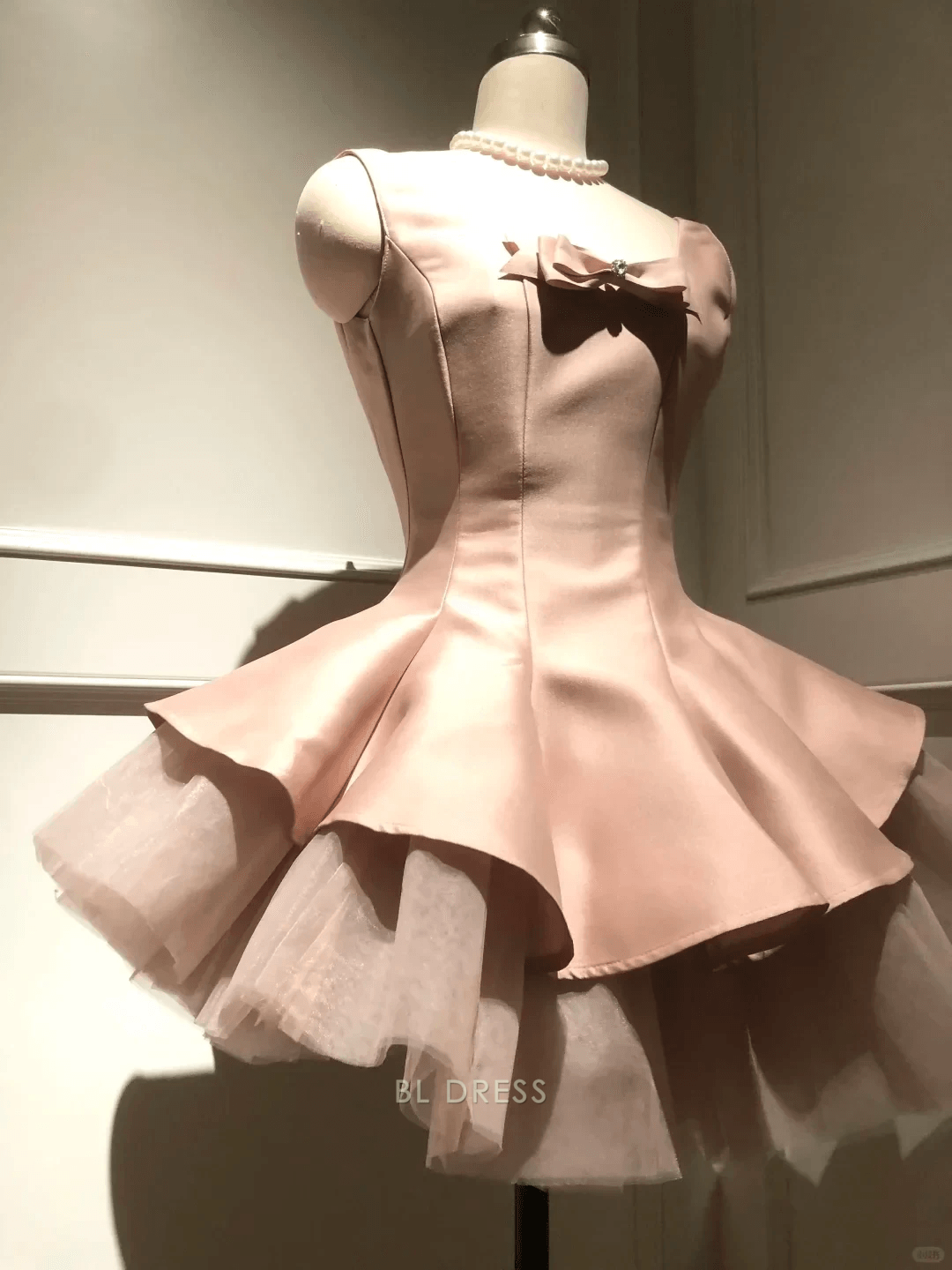 Elegant A-Line Sweetheart Sleeveless Ruffled Bow Dusty Rose Short Homecoming Dress
