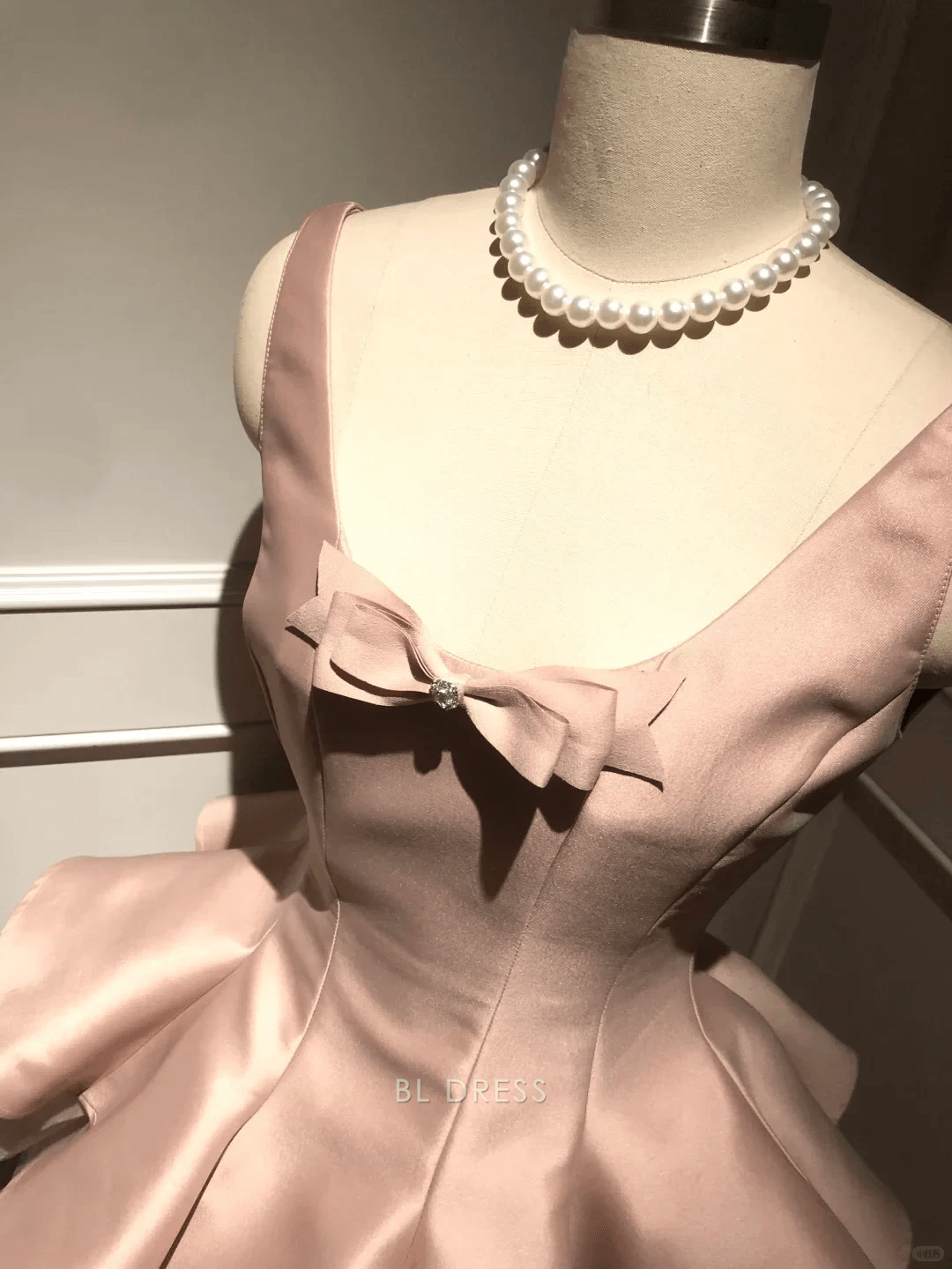 Elegant A-Line Sweetheart Sleeveless Ruffled Bow Dusty Rose Short Homecoming Dress