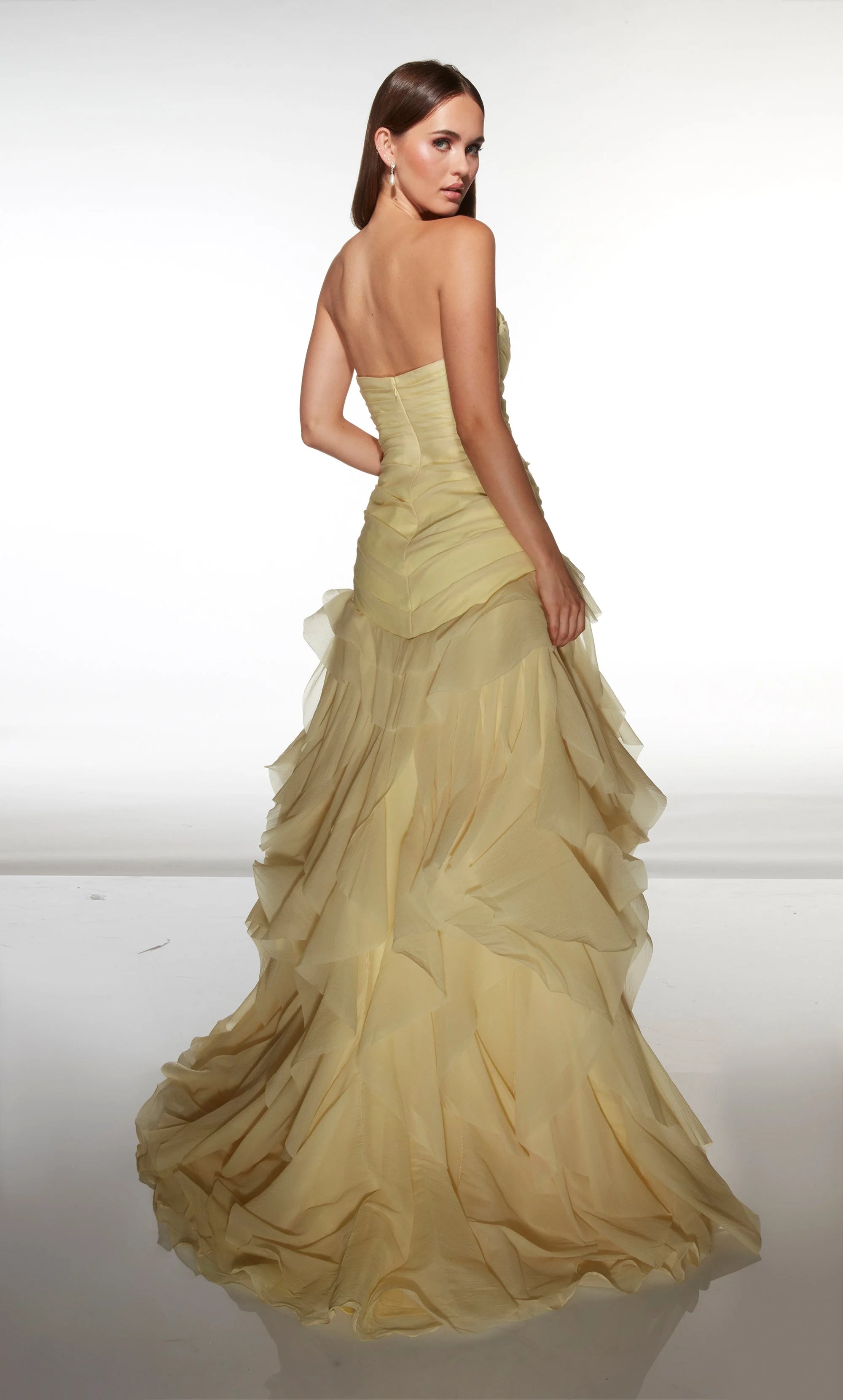 Elegant A-Line Sweetheart Sleeveless Ruffled Slit Pale Yellow Floor-Length Prom Dresses Gown