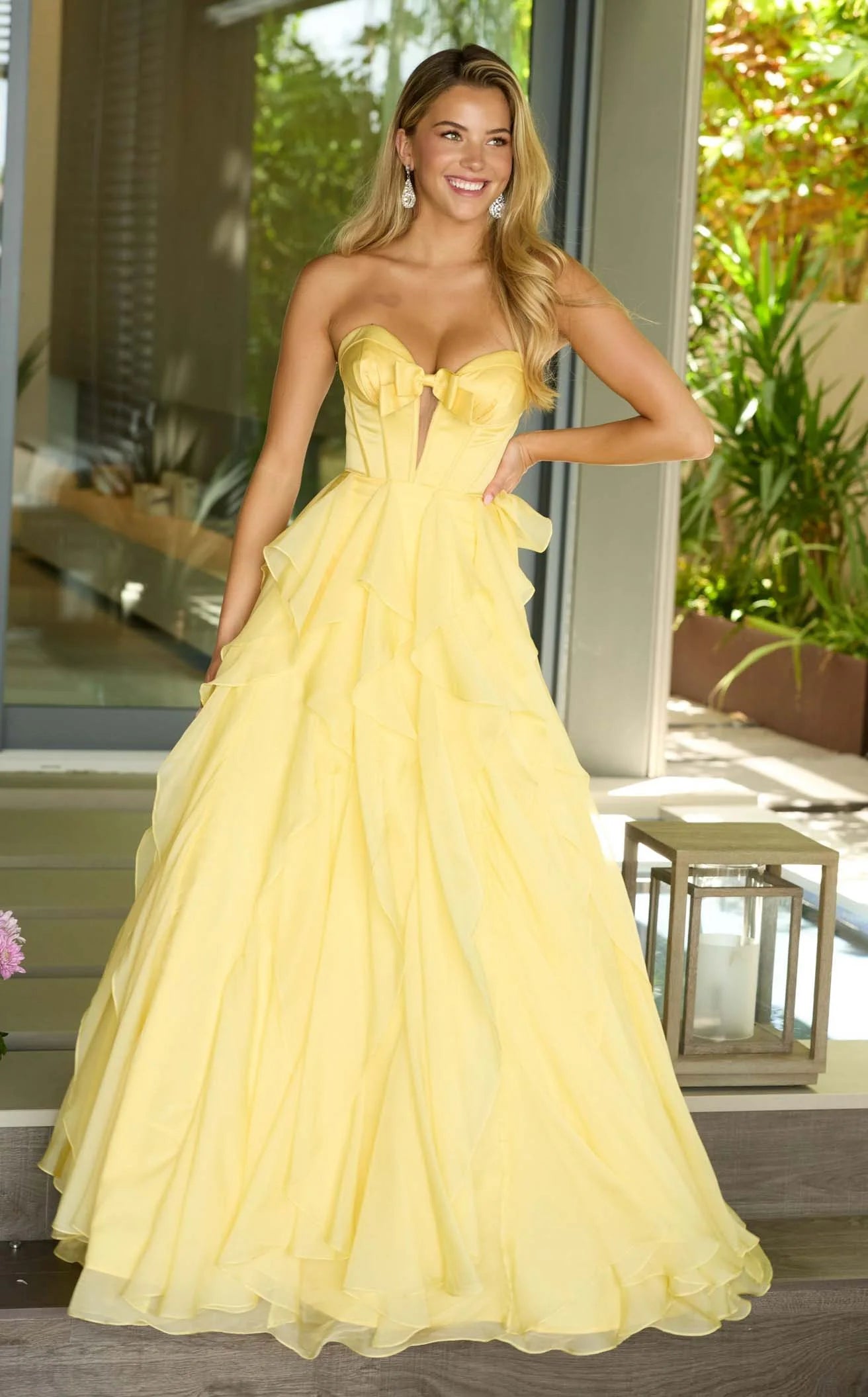 Elegant A-Line Sweetheart Sleeveless Ruffled Tiered Yellow Floor-Length Prom Dress for Women