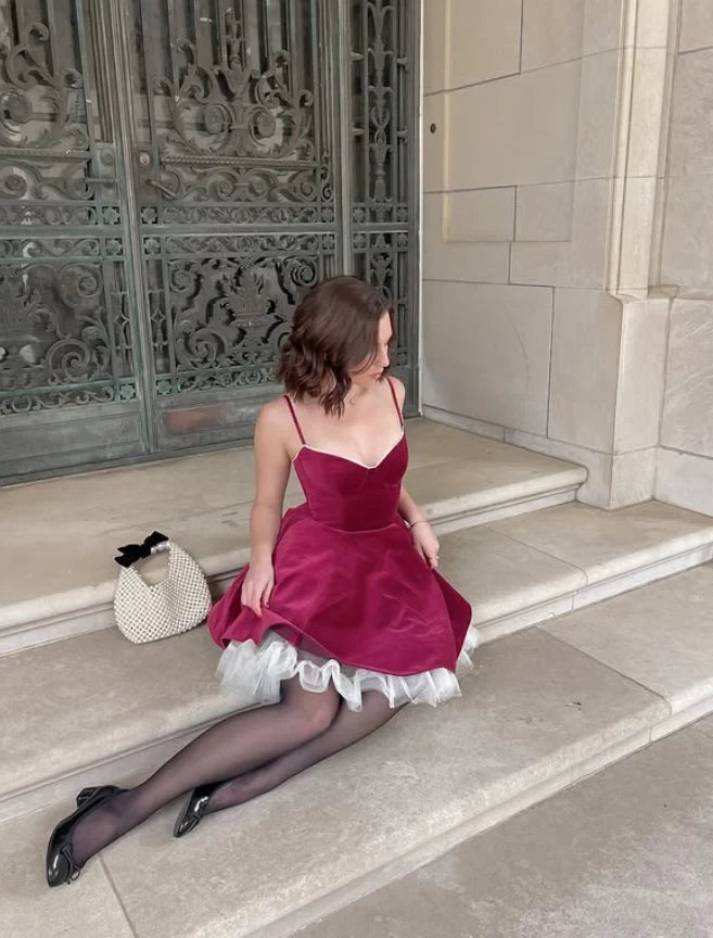 Elegant A-Line Sweetheart Sleeveless Velvet Ruffled Burgundy Short Homecoming Dress Women's Gown