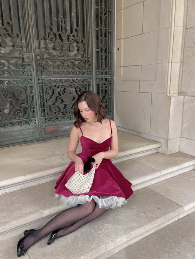 Elegant A-Line Sweetheart Sleeveless Velvet Ruffled Burgundy Short Homecoming Dress Women's Gown