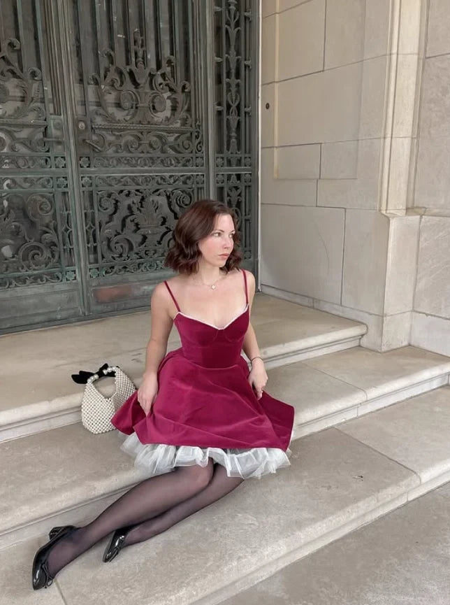 Elegant A-Line Sweetheart Sleeveless Velvet Ruffled Burgundy Short Homecoming Dress Women's Gown