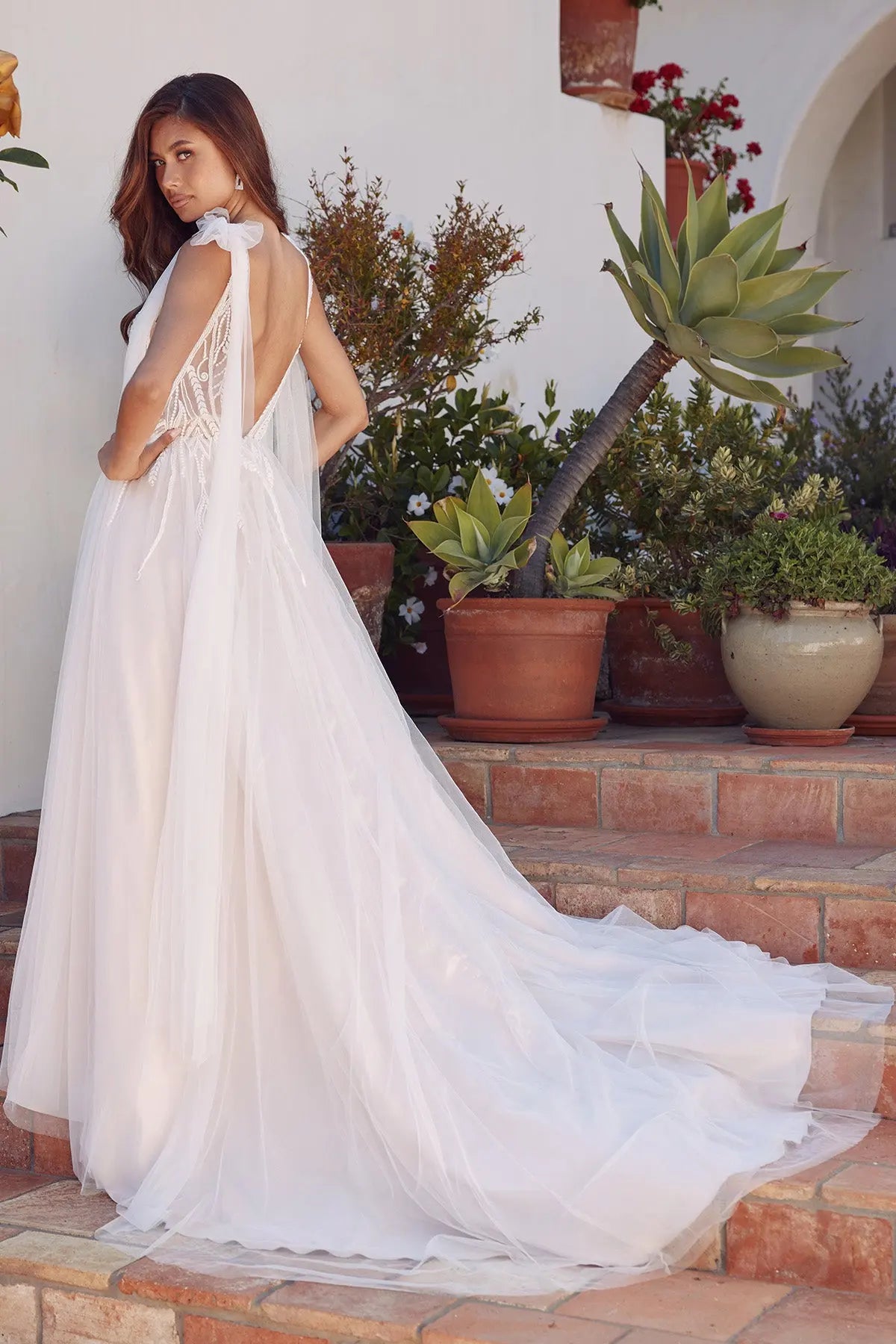 Elegant A-Line V-Neck Sleeveless Applique Flowy Ivory Floor-Length Prom Gown