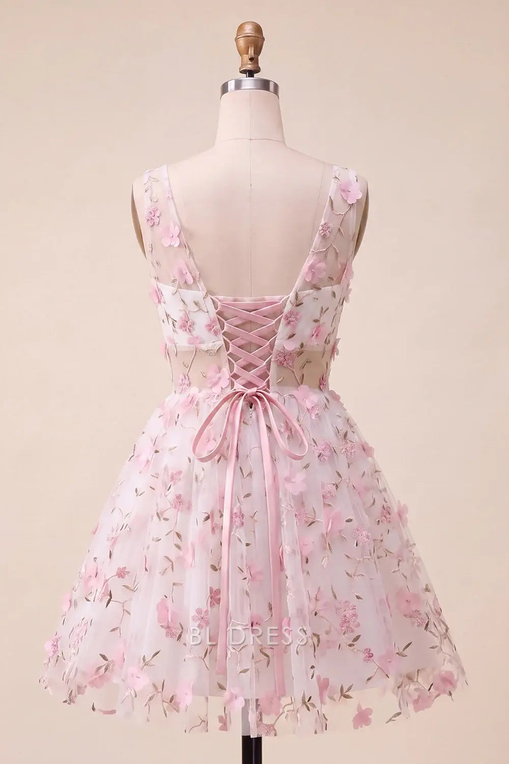 Elegant A-Line V-Neck Sleeveless Floral Lace-Up Blush Short Homecoming Dress