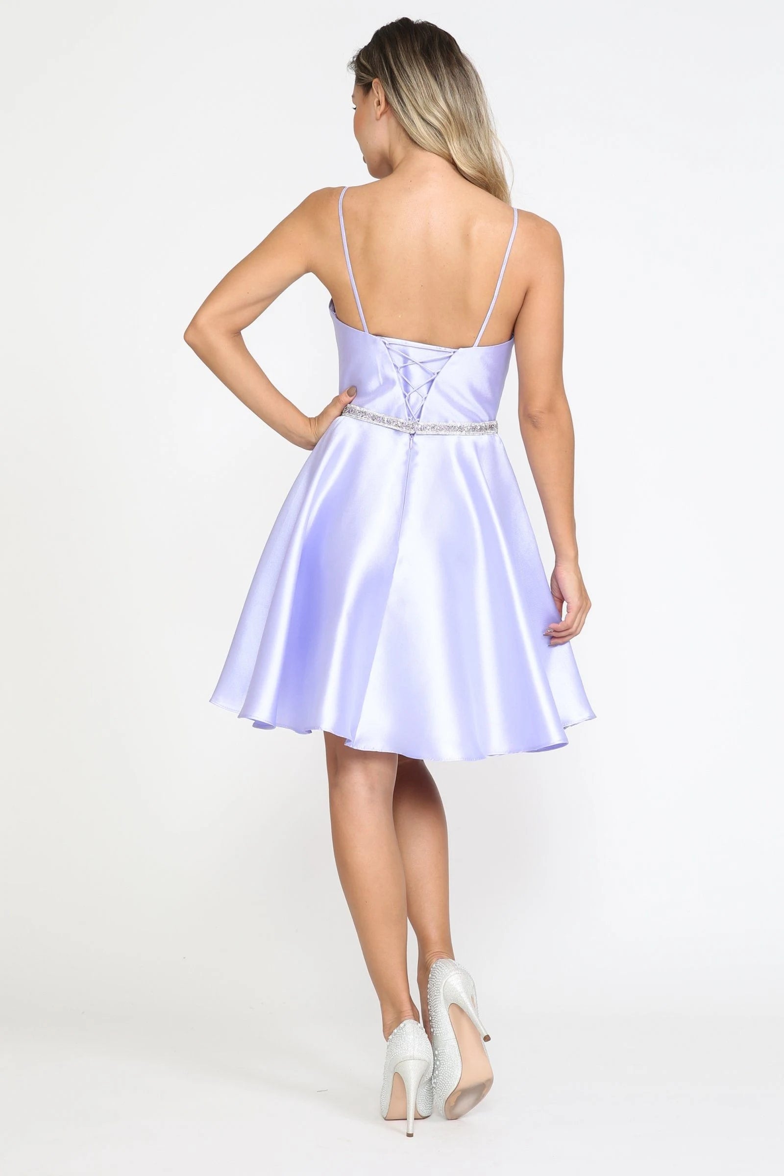 Elegant A-Line V-Neck Sleeveless Rhinestone Lace-Up Lavender Short Homecoming Dress