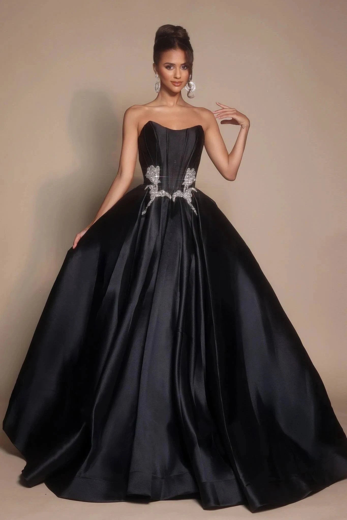 Elegant Ball Gown Strapless Sleeveless Embellished Formal Black Floor-Length Prom Dress