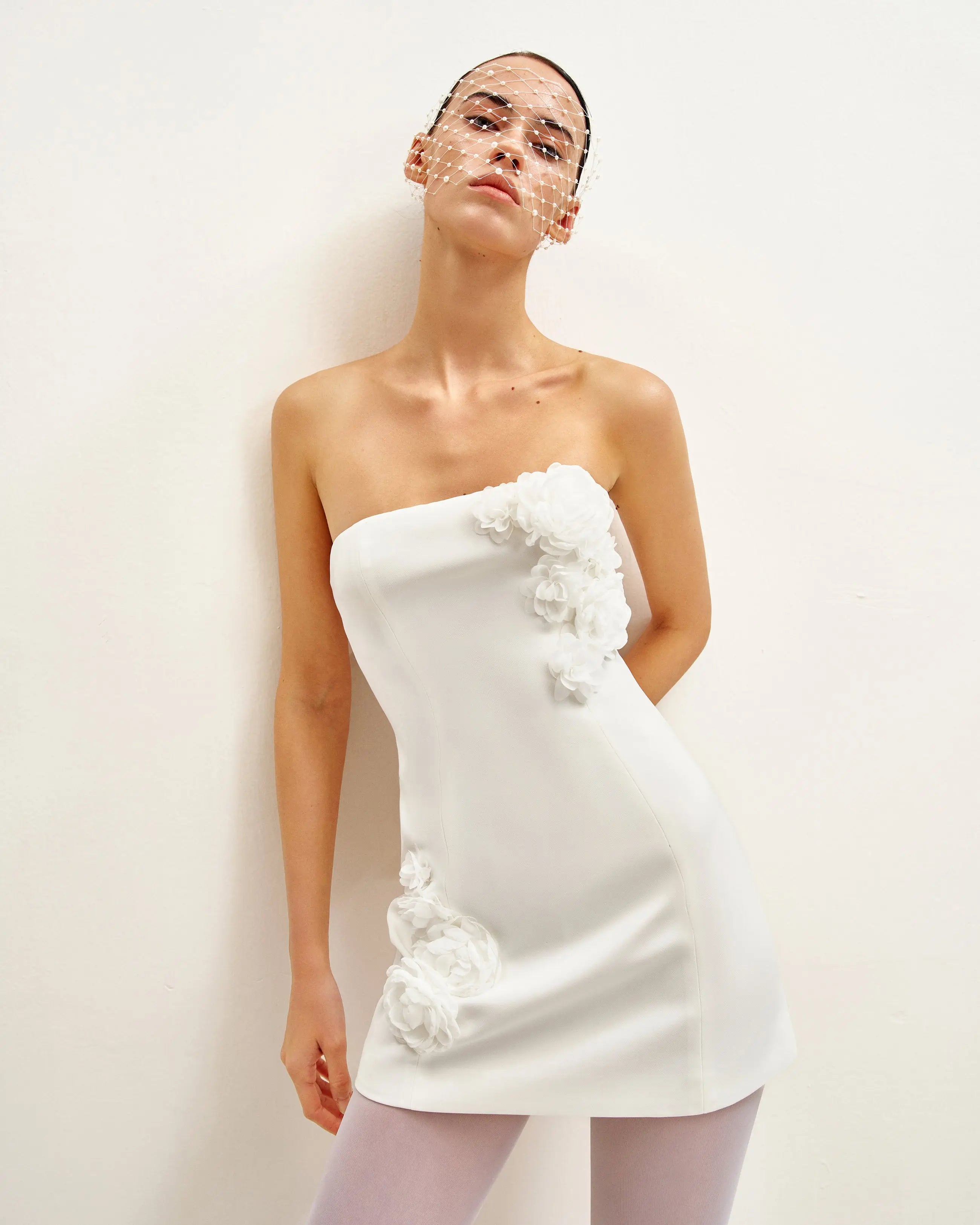Elegant Bodycon Strapless Floral Applique Modern White Mini Homecoming Women's Dress