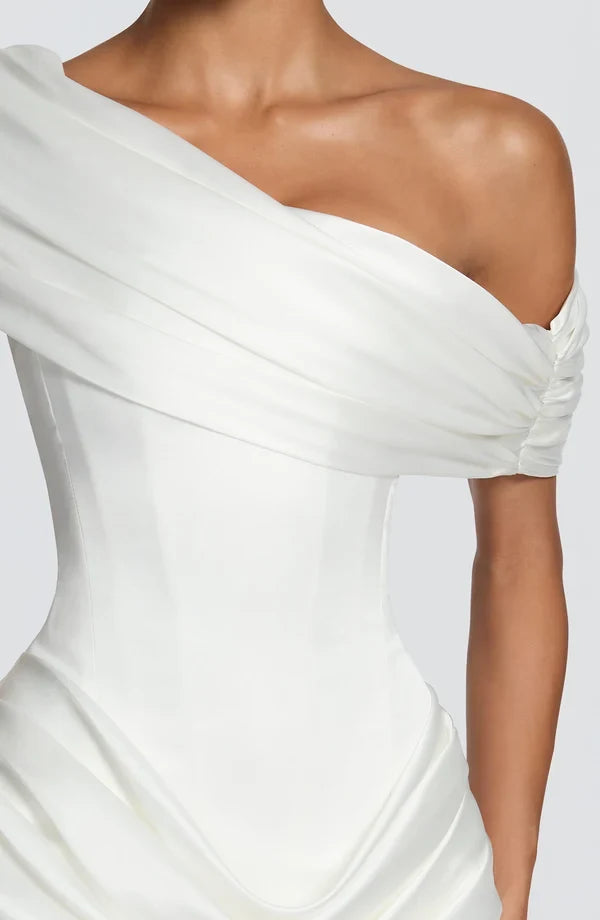 Elegant Fitted One-Shoulder Draped Chic Ivory Mini Homecoming Dress For Women
