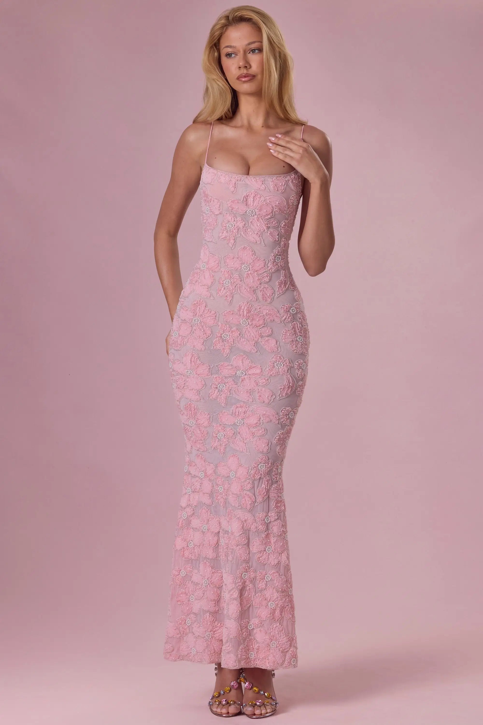 Elegant Fitted Scoop Neck Sleeveless Floral Beaded Blush Pink Floor-Length Prom Gown