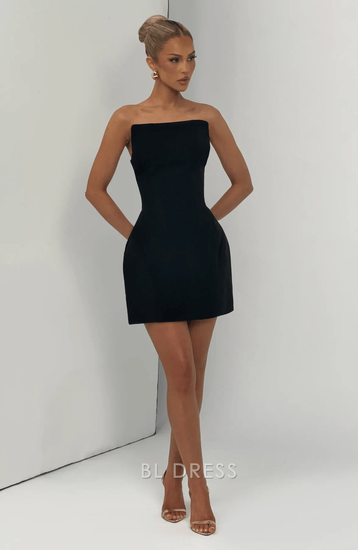 Elegant Fitted Strapless Sleeveless Structured Chic Black Mini Homecoming Dress Women's