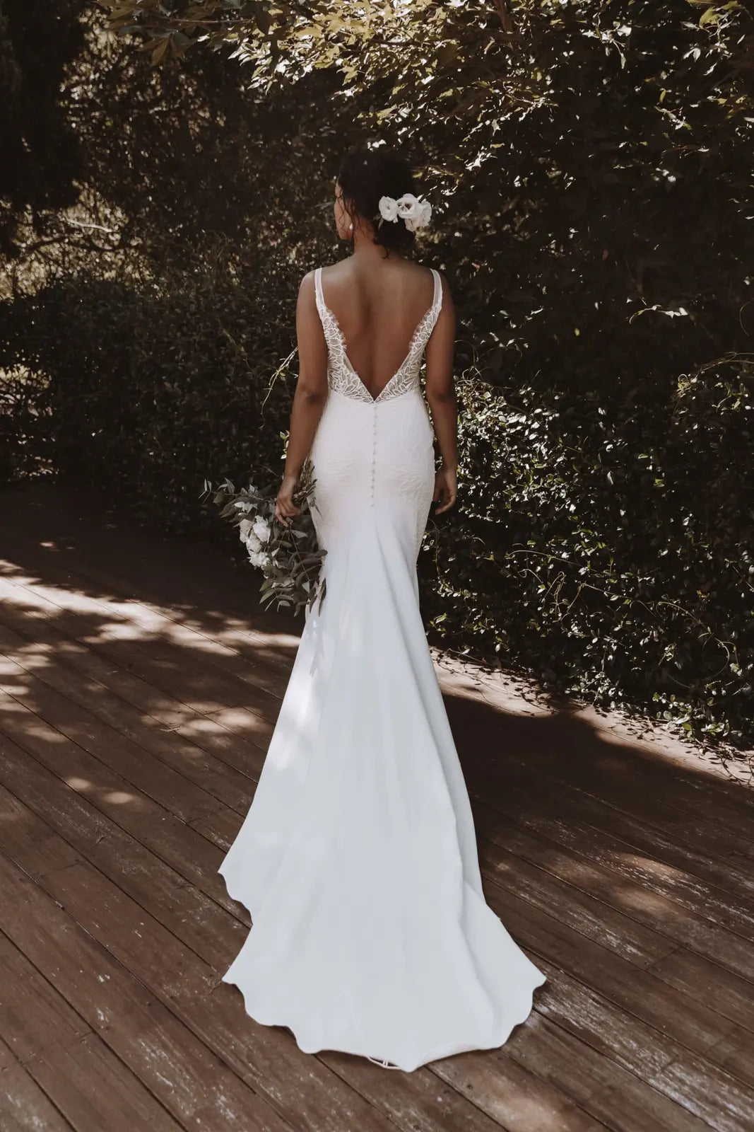 Elegant Illusion Mermaid Deep V-Neck Sleeveless Backless Ivory Chapel Wedding Gown