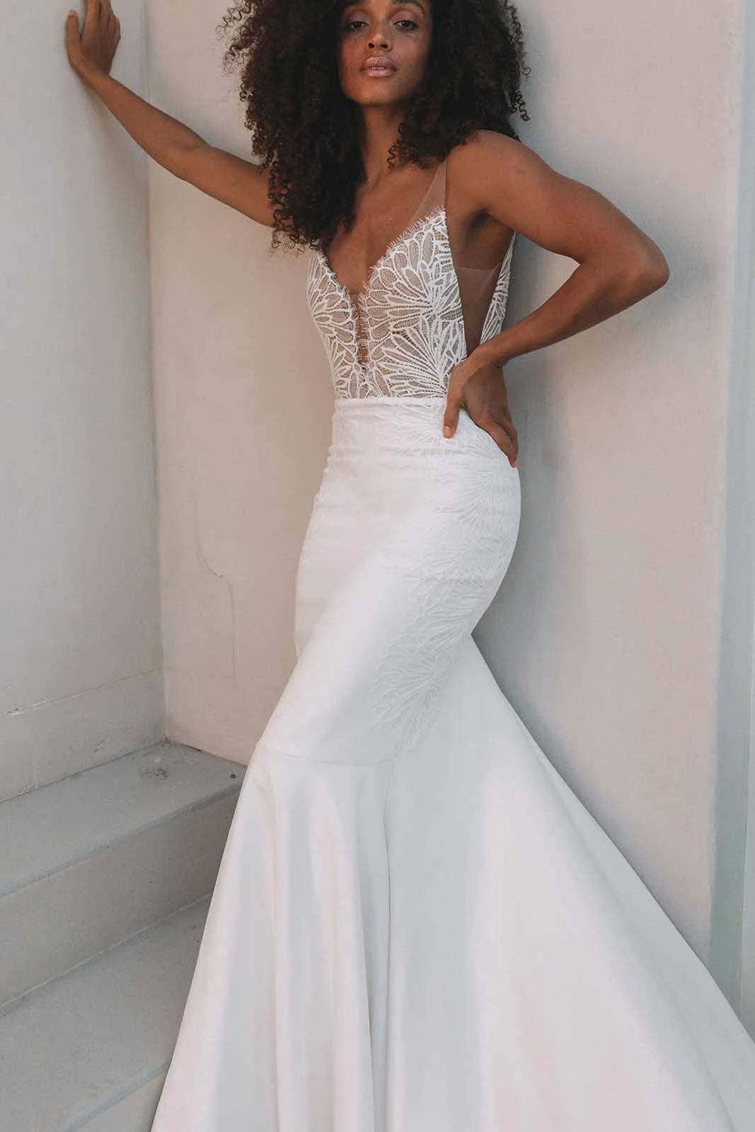 Elegant Illusion Mermaid Deep V-Neck Sleeveless Backless Ivory Chapel Wedding Gown