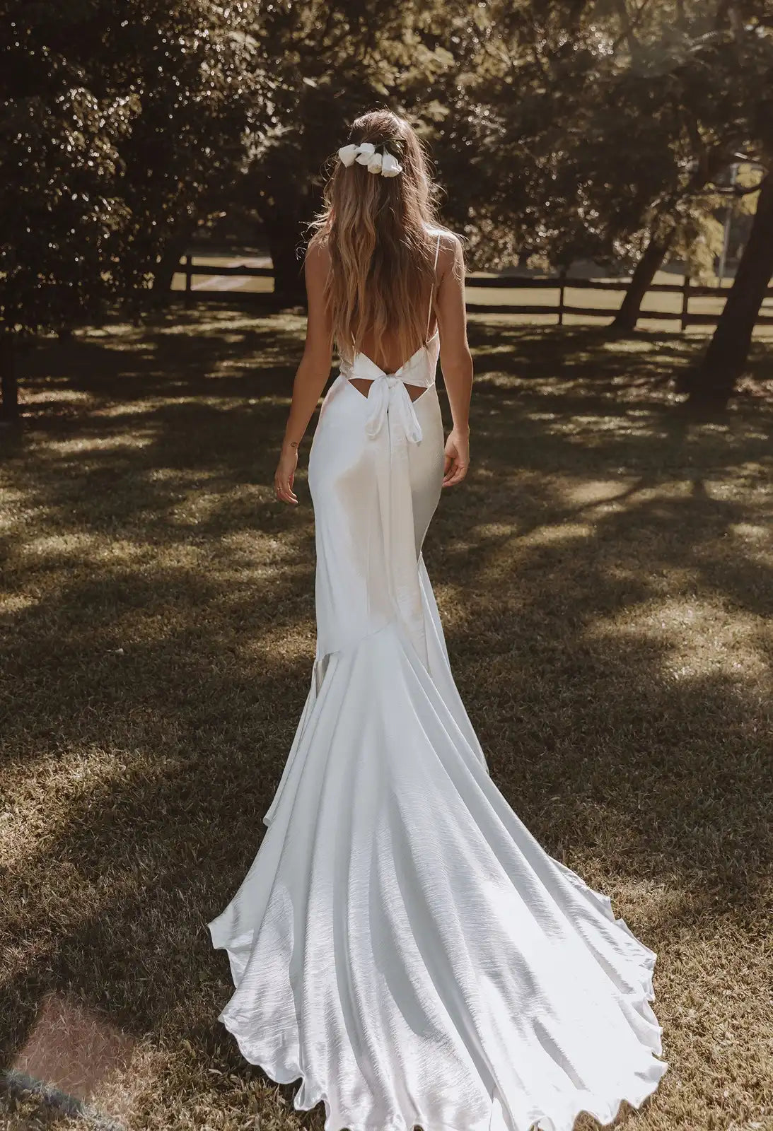 Elegant Mermaid Cowl Neck Sleeveless Backless Ruffled Ivory Floor-Length Wedding Dresses