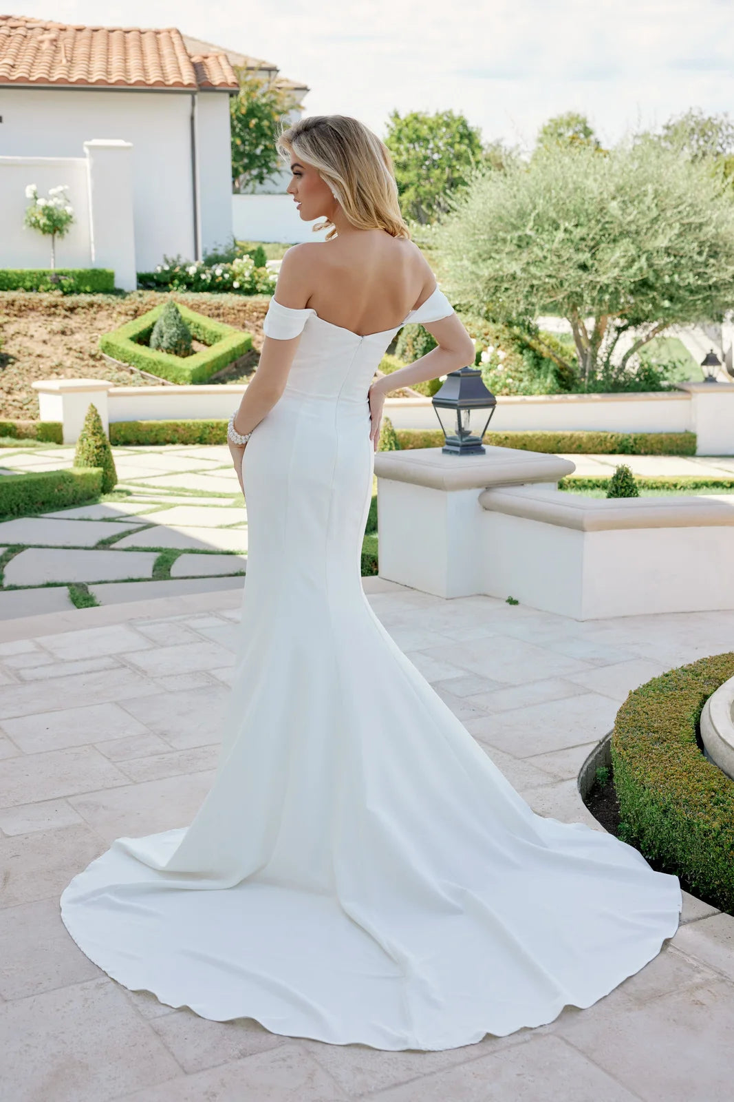 Elegant Mermaid Off-Shoulder Draped Ruched Ivory Floor-Length Prom Gown