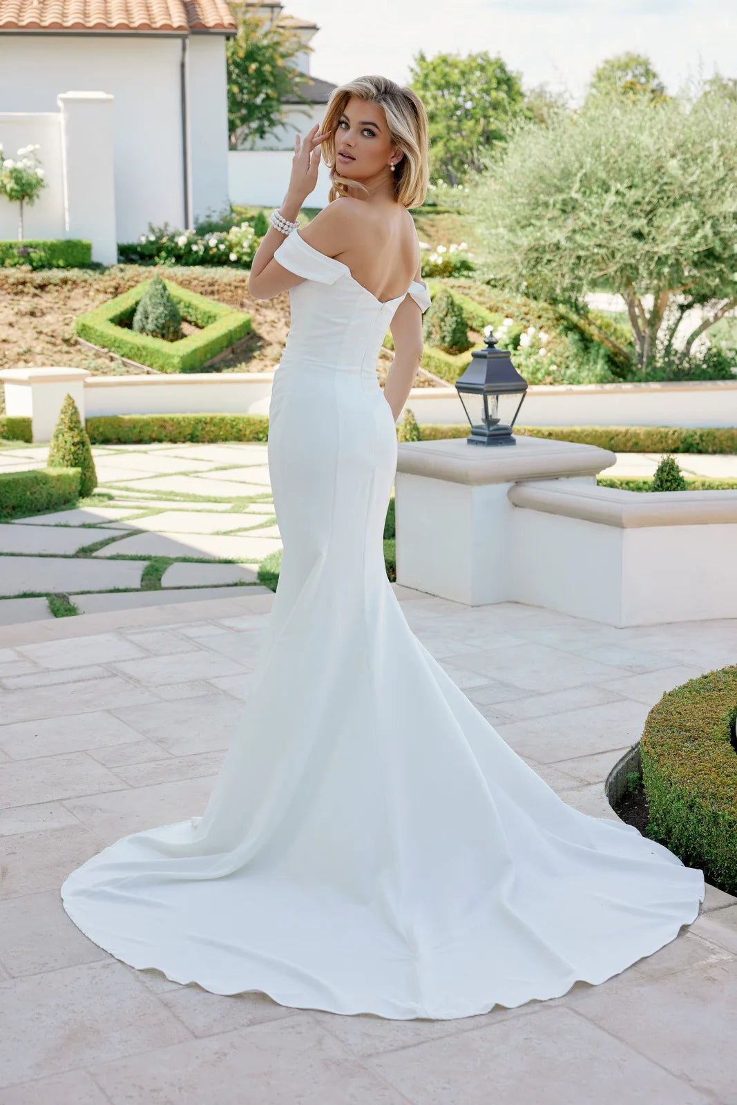 Elegant Mermaid Off-Shoulder Draped Ruched Ivory Floor-Length Prom Gown