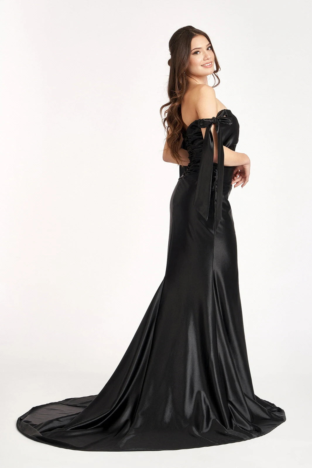 Elegant Mermaid Off-Shoulder Sweetheart Ruched Slit Black Floor-Length Prom Gown