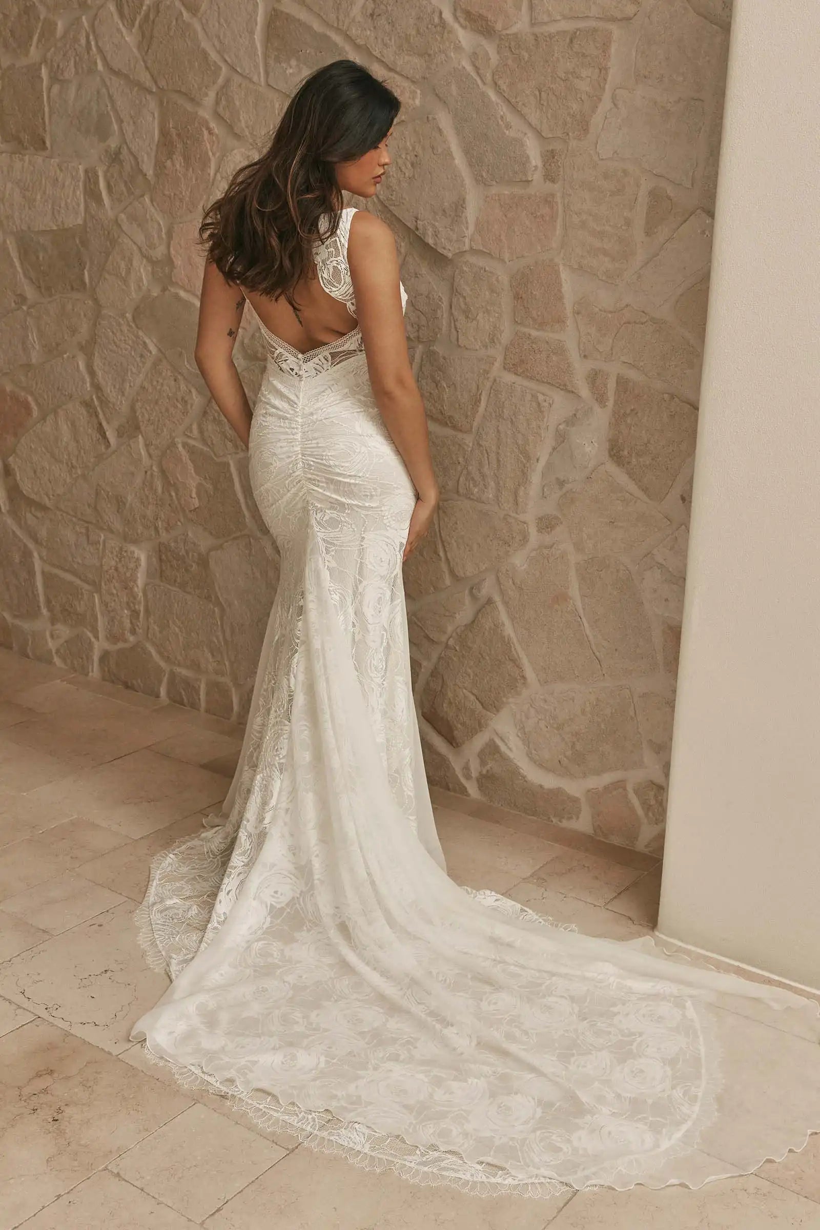 Elegant Mermaid Plunge V-Neck Sleeveless Lace White Floor-Length Wedding Gown