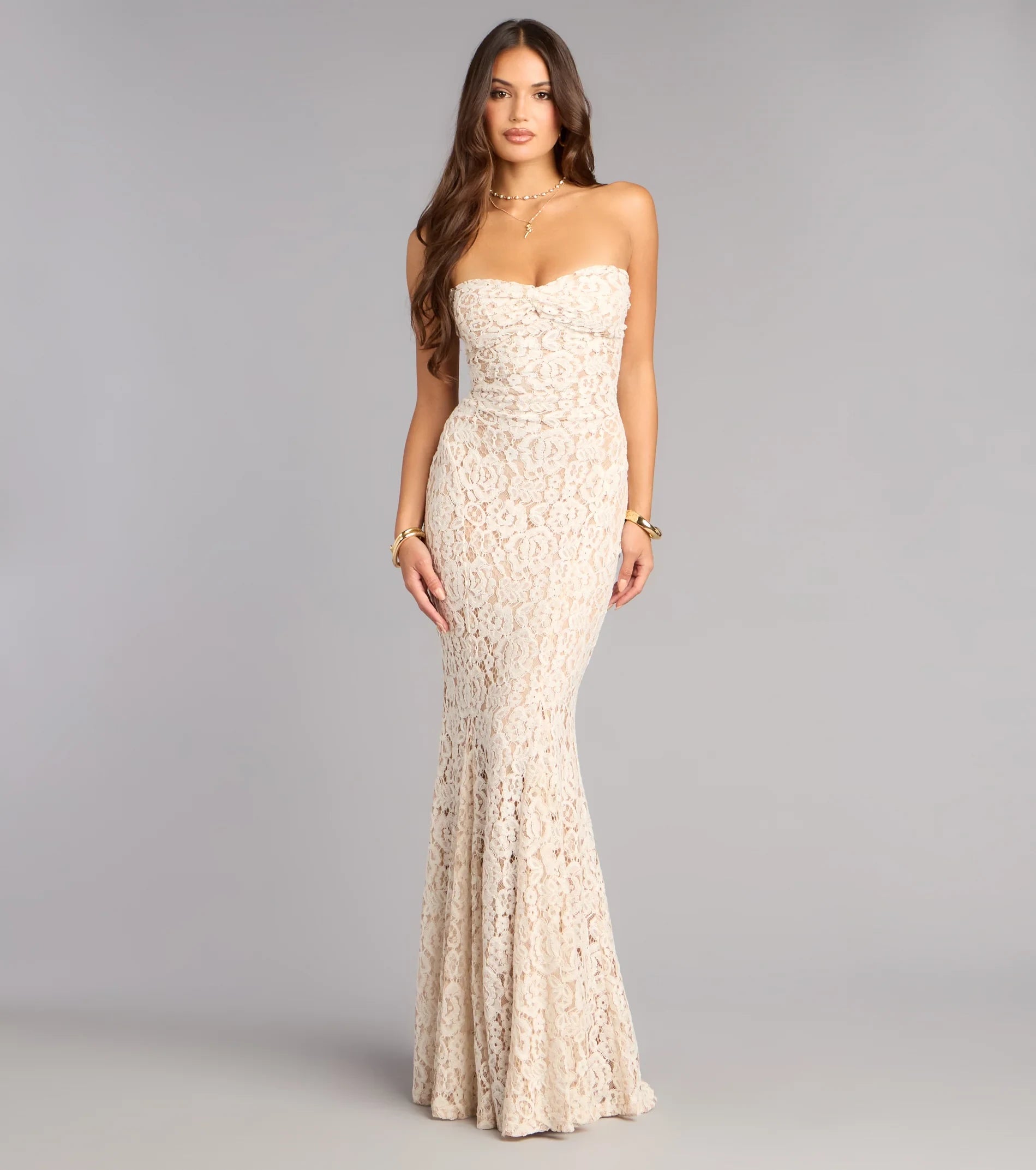 Elegant Mermaid Strapless Sleeveless Lace Ruched Cream Floor-Length Prom Gown