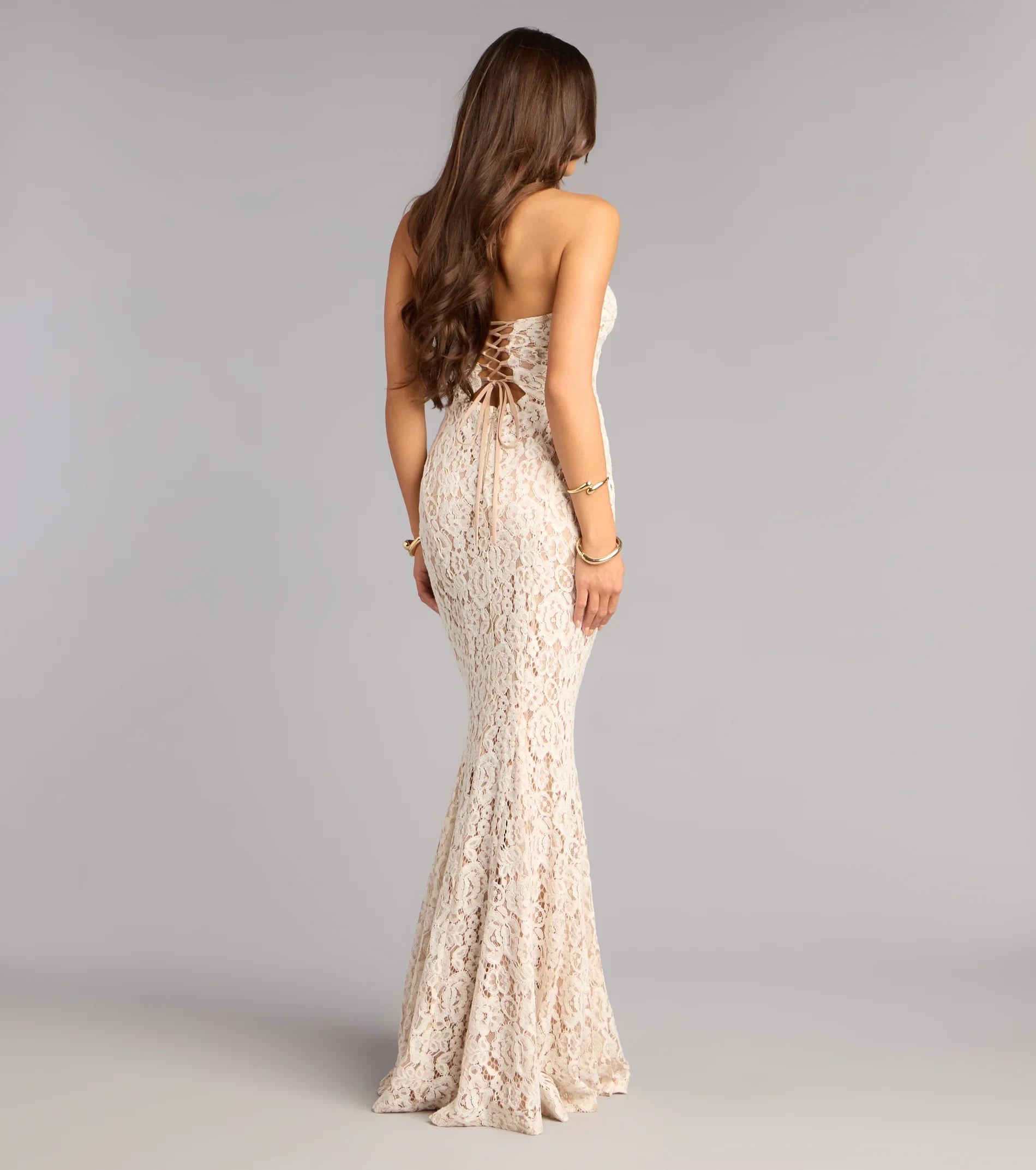 Elegant Mermaid Strapless Sleeveless Lace Ruched Cream Floor-Length Prom Gown