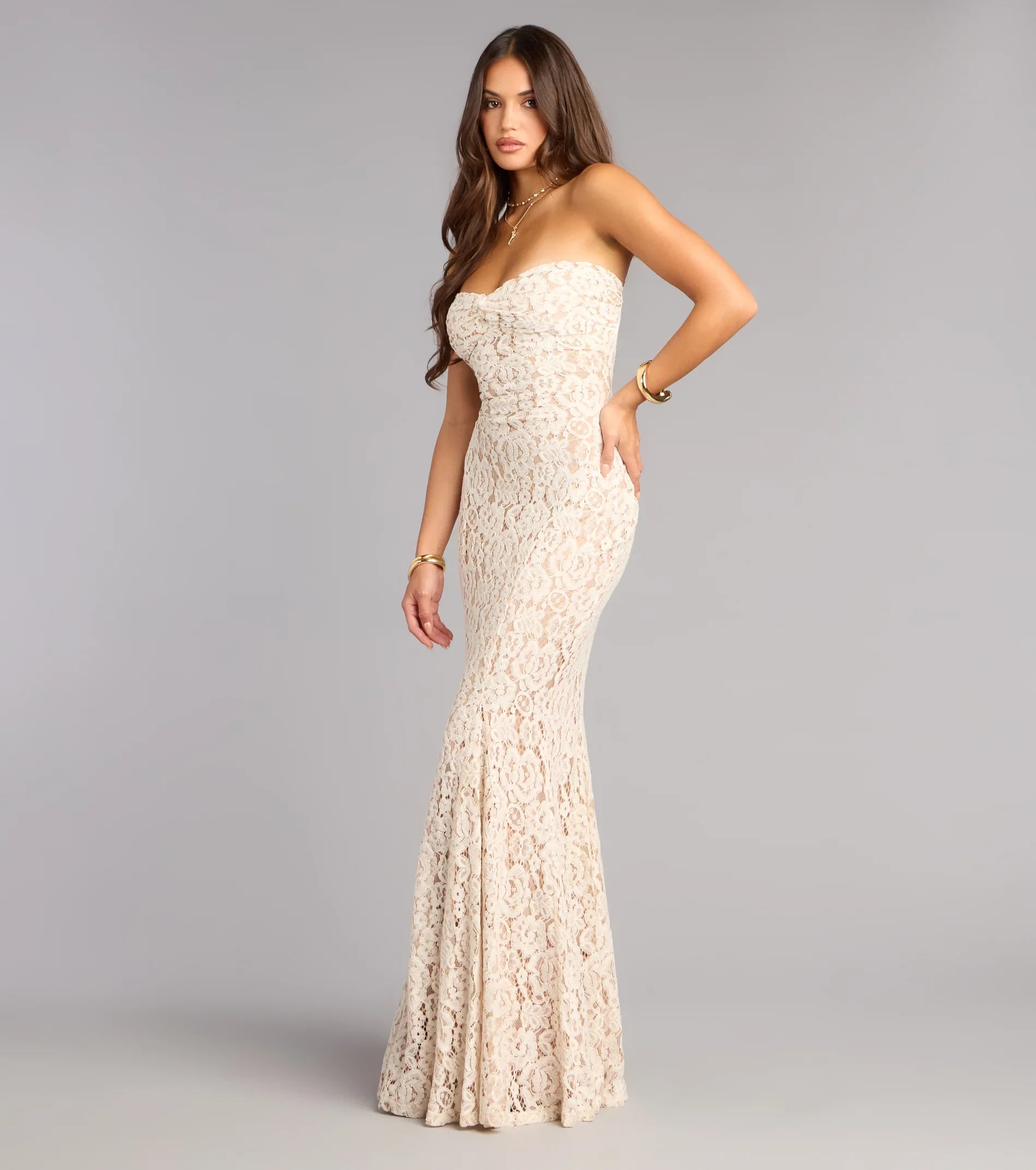 Elegant Mermaid Strapless Sleeveless Lace Ruched Cream Floor-Length Prom Gown