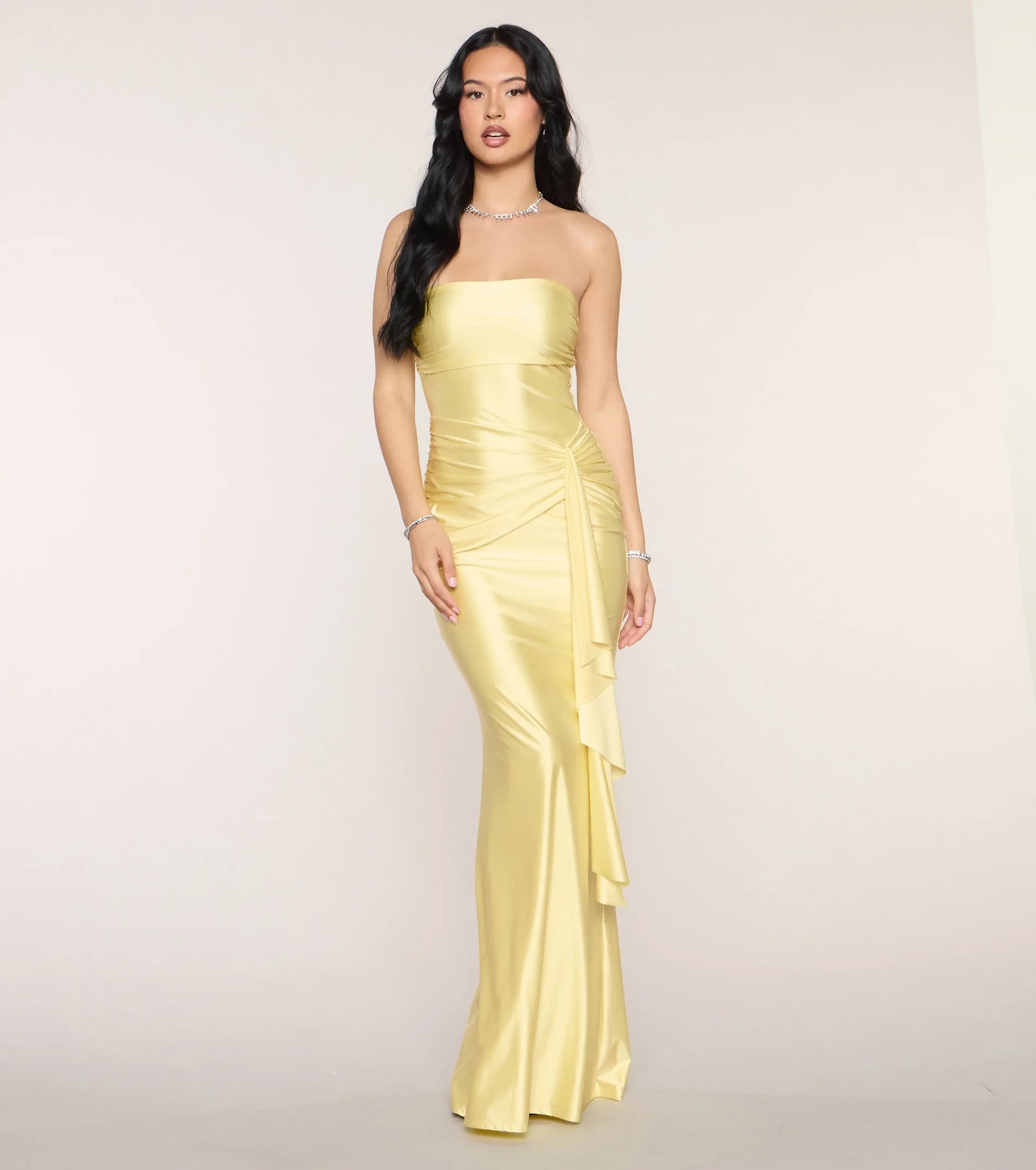 Elegant Mermaid Strapless Sleeveless Ruched Flowing Pale Yellow Floor-Length Prom Dresses Women's Gown