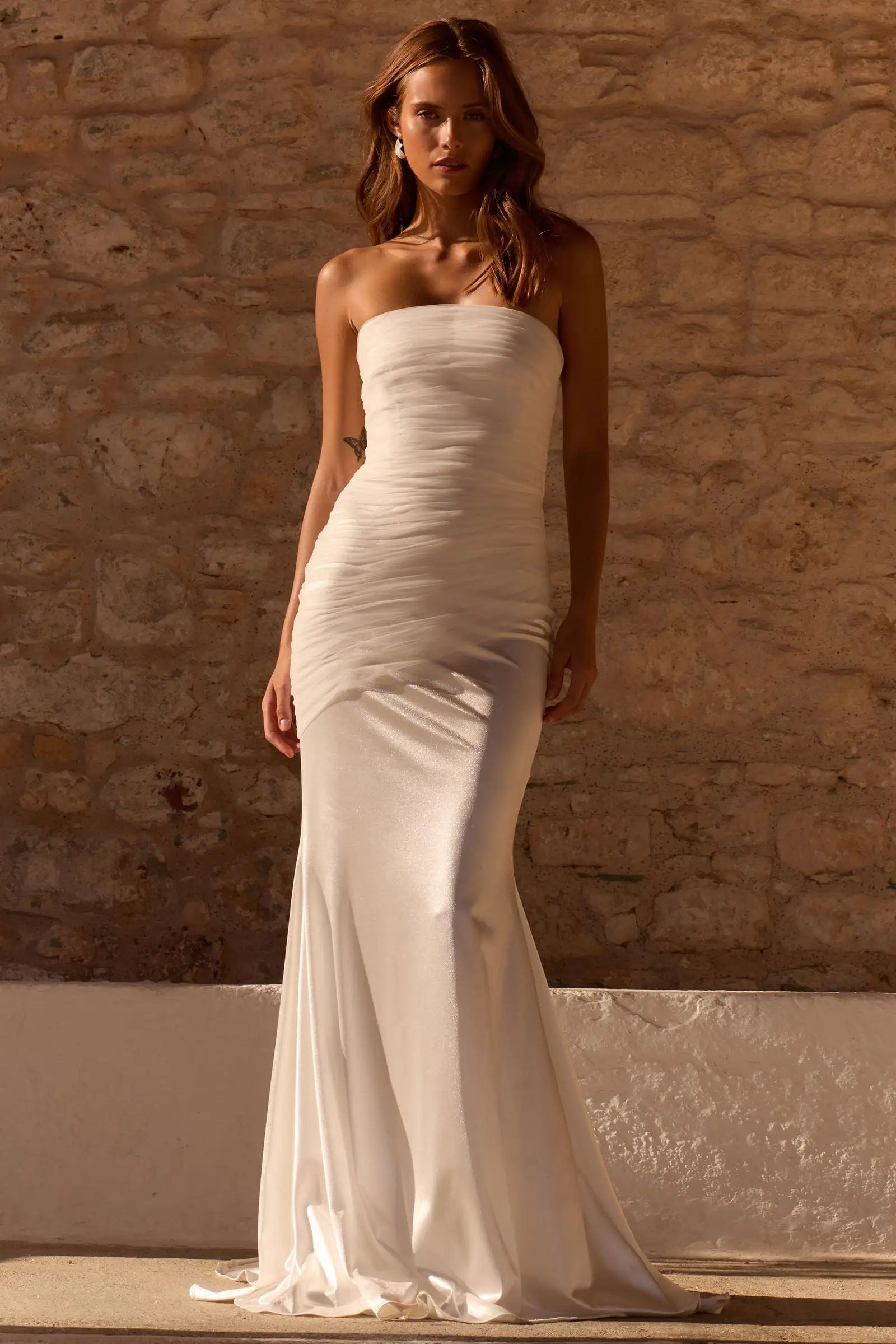 Elegant Mermaid Strapless Sleeveless Ruched Shimmering Ivory Floor-Length Wedding Dresses Bridal Gown