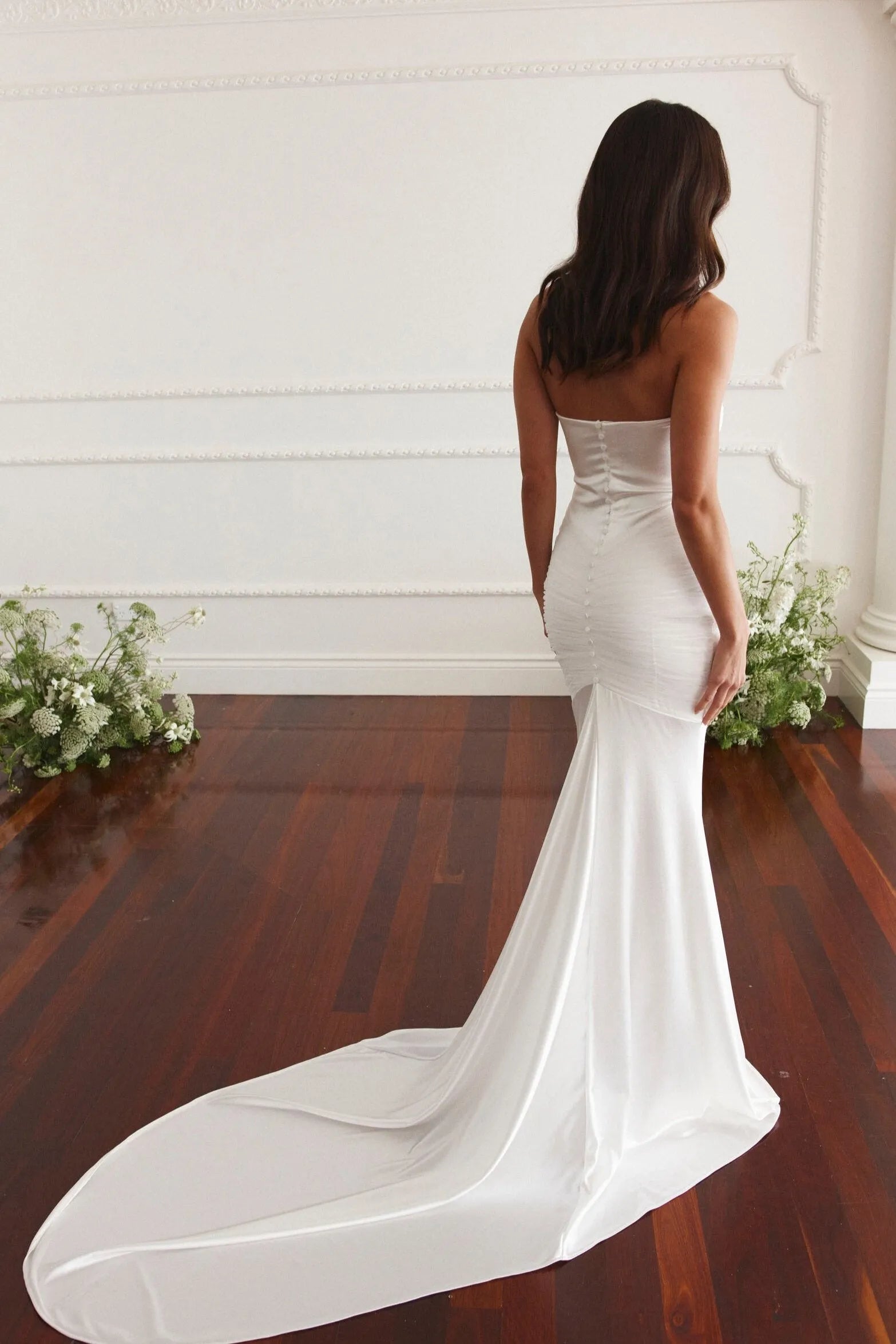 Elegant Mermaid Strapless Sleeveless Ruched Shimmering Ivory Floor-Length Wedding Dresses Bridal Gown