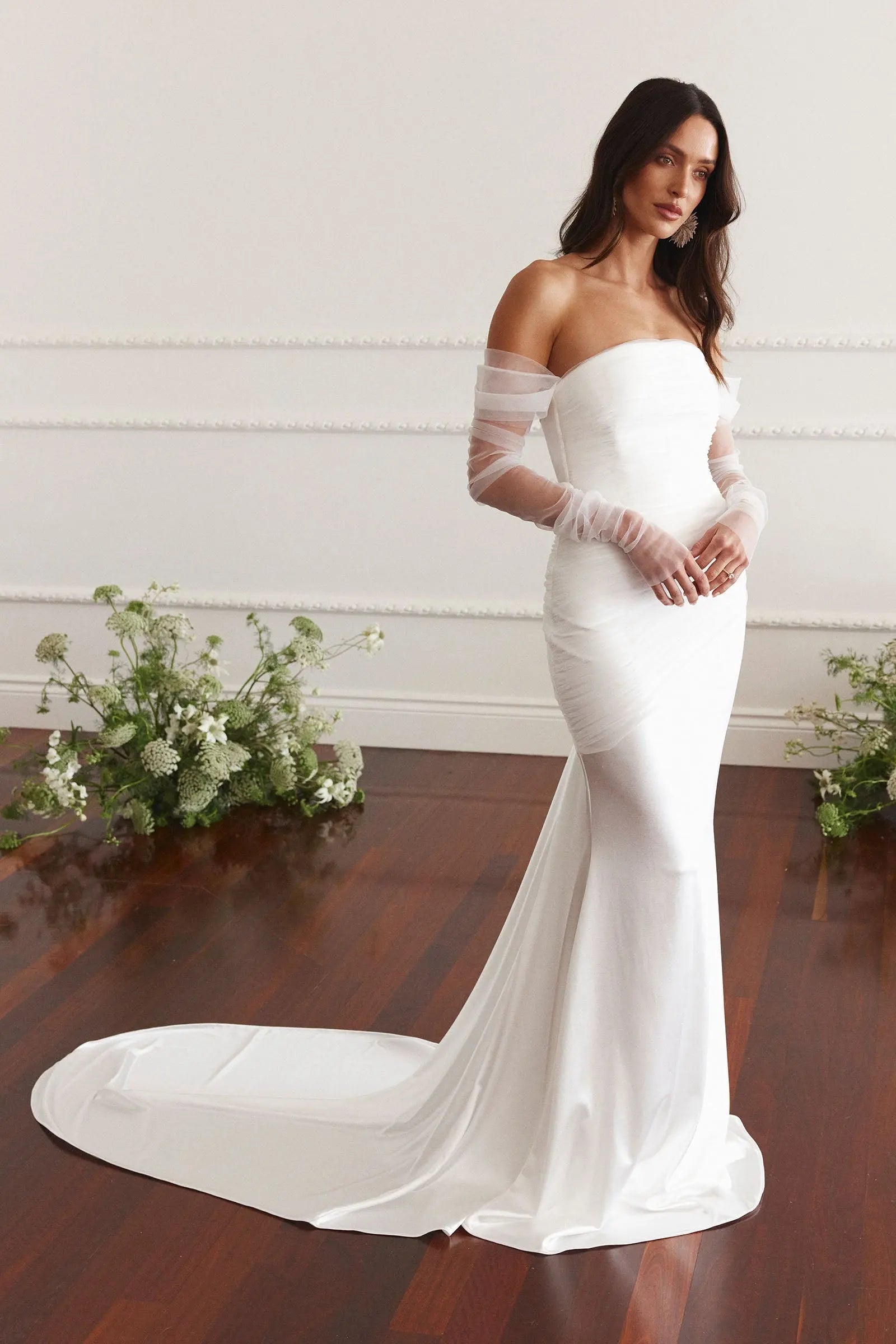 Elegant Mermaid Strapless Sleeveless Ruched Shimmering Ivory Floor-Length Wedding Dresses Bridal Gown