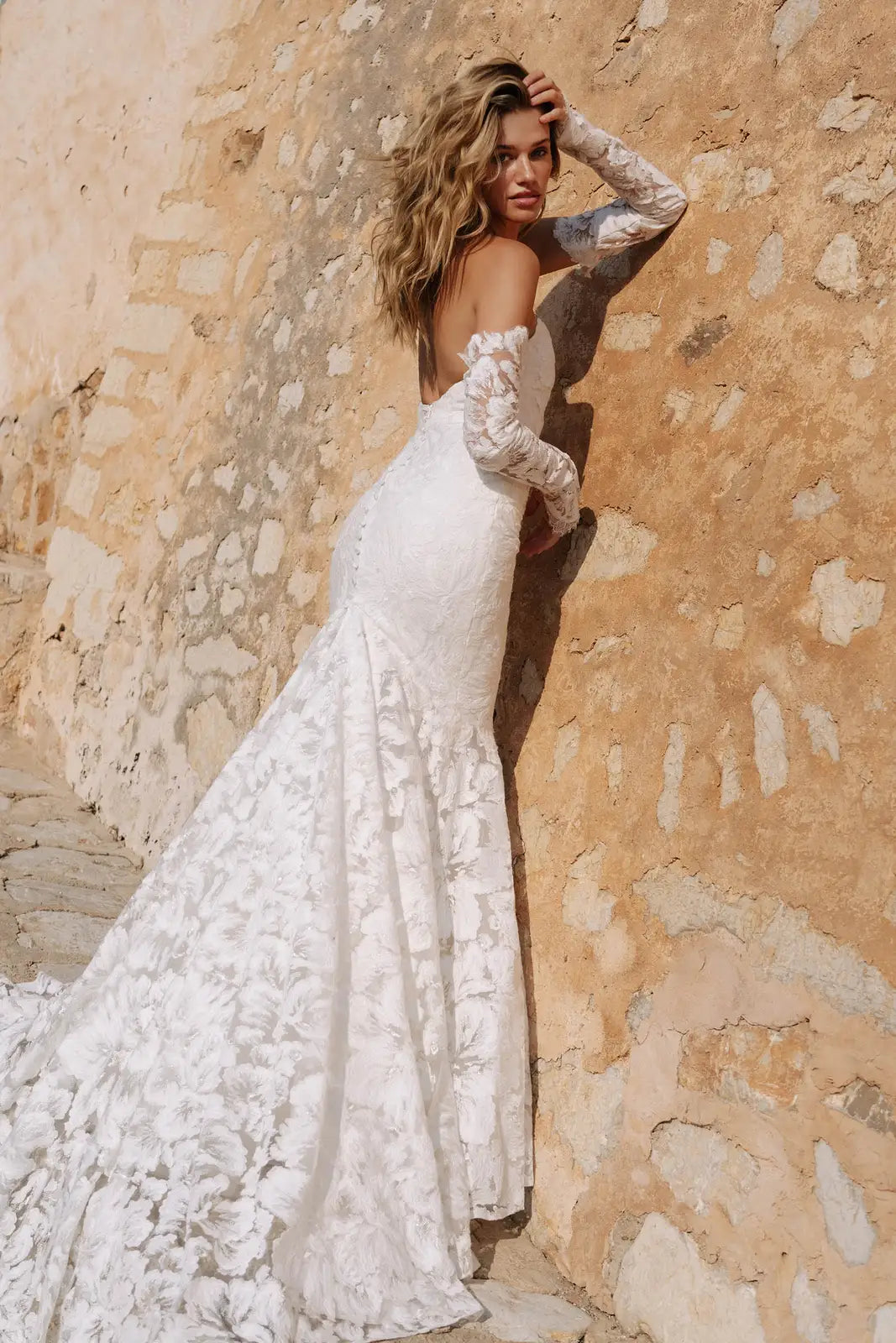 Elegant Mermaid Strapless Sweetheart Floral Lace White Floor-Length Wedding Gown