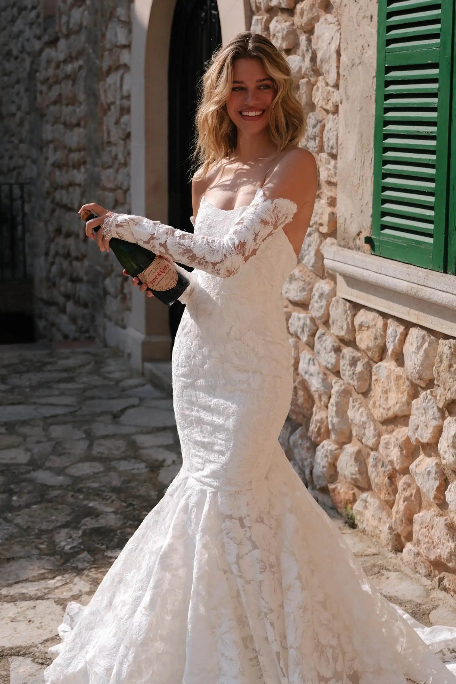 Elegant Mermaid Strapless Sweetheart Floral Lace White Floor-Length Wedding Gown