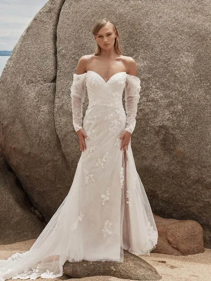 Elegant Mermaid Sweetheart Long Sleeves Floral Applique Slit Ivory Wedding Gown