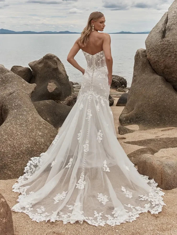 Elegant Mermaid Sweetheart Long Sleeves Floral Applique Slit Ivory Wedding Gown