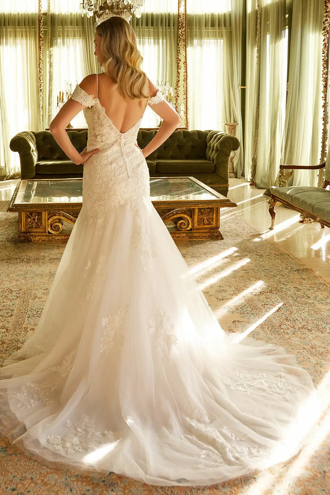 Elegant Mermaid Sweetheart Off-Shoulder Lace Applique Ivory Floor-Length Prom Gown