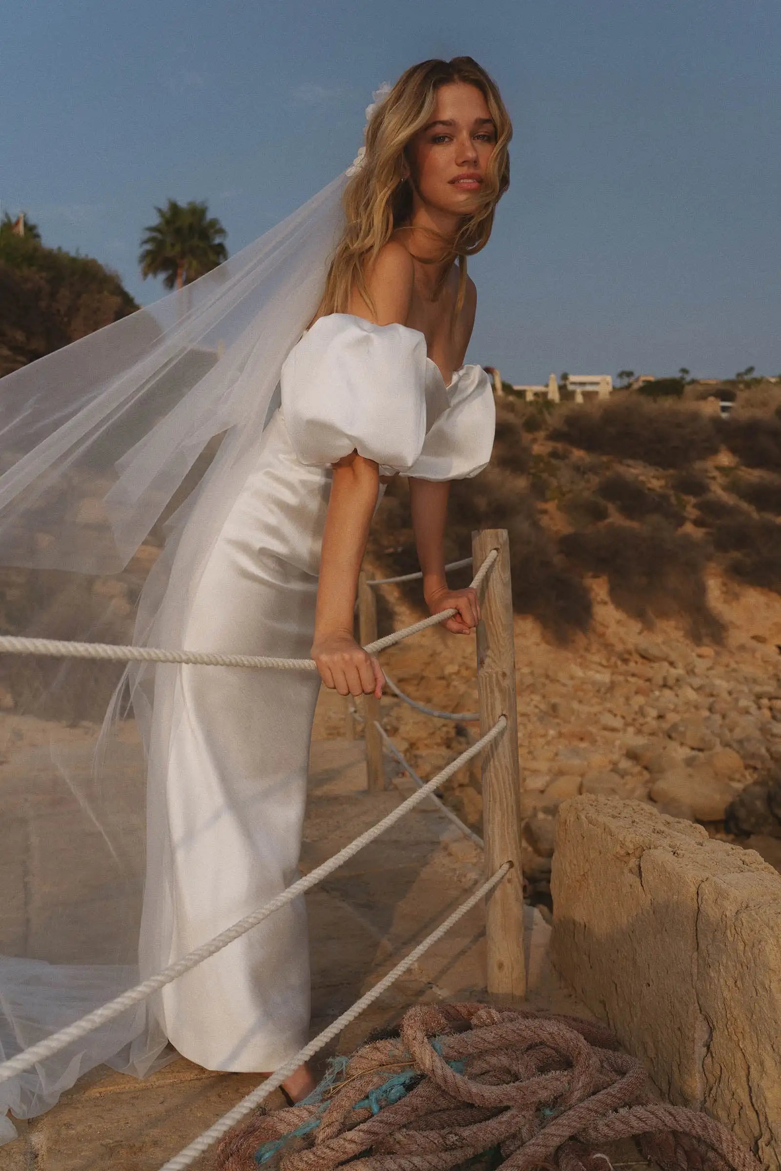 Elegant Mermaid Sweetheart Off-Shoulder Puff Sleeves Chic White Floor-Length Wedding Gown