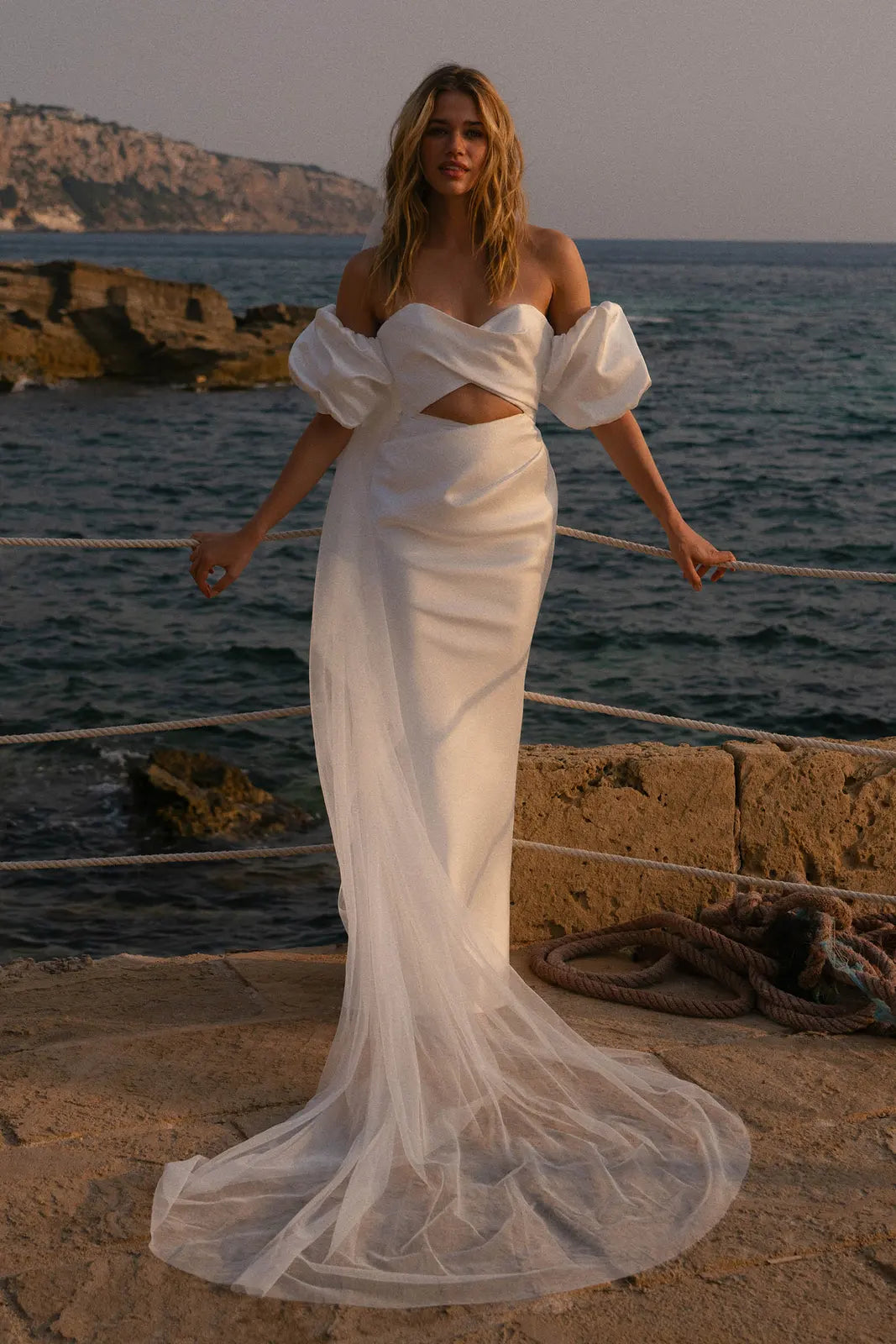 Elegant Mermaid Sweetheart Off-Shoulder Puff Sleeves Chic White Floor-Length Wedding Gown