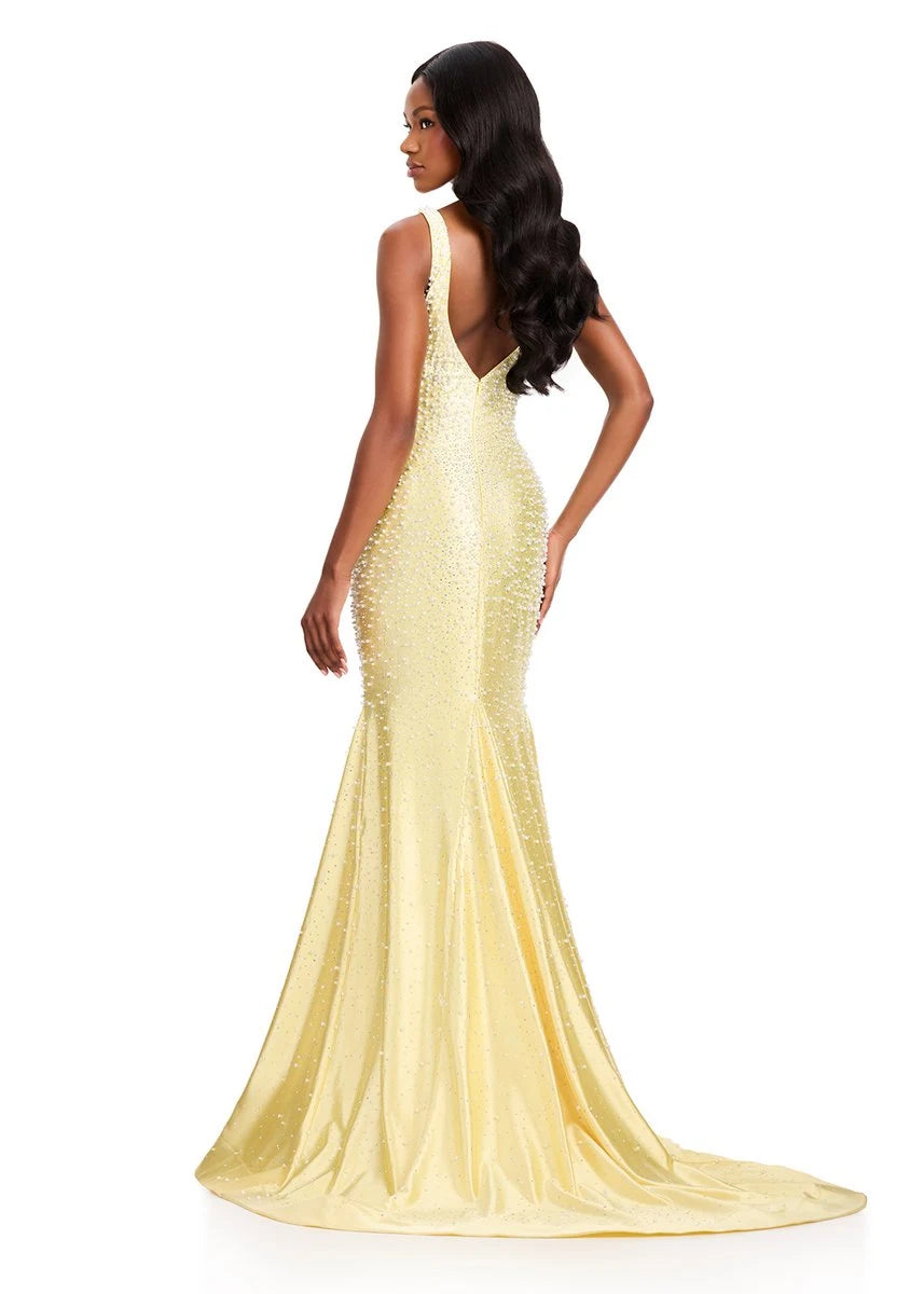 Elegant Mermaid V-Neck Sleeveless Beaded Pale Yellow Floor-Length Prom Dress Gown