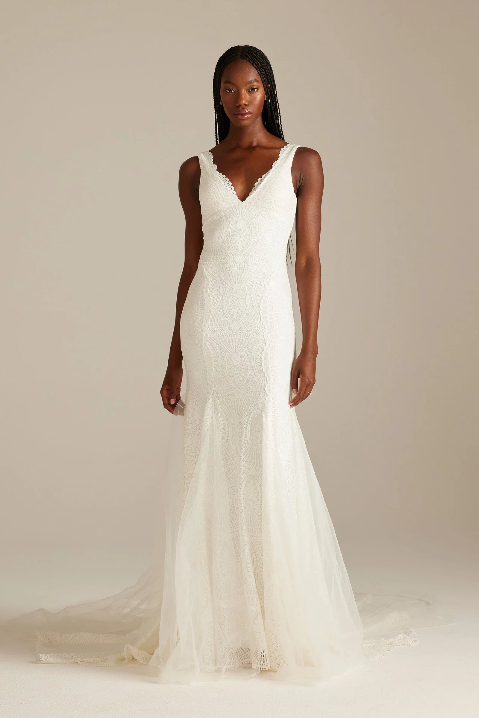 Elegant Mermaid V-Neck Sleeveless Intricate Lace Open Back Ivory Wedding Gown