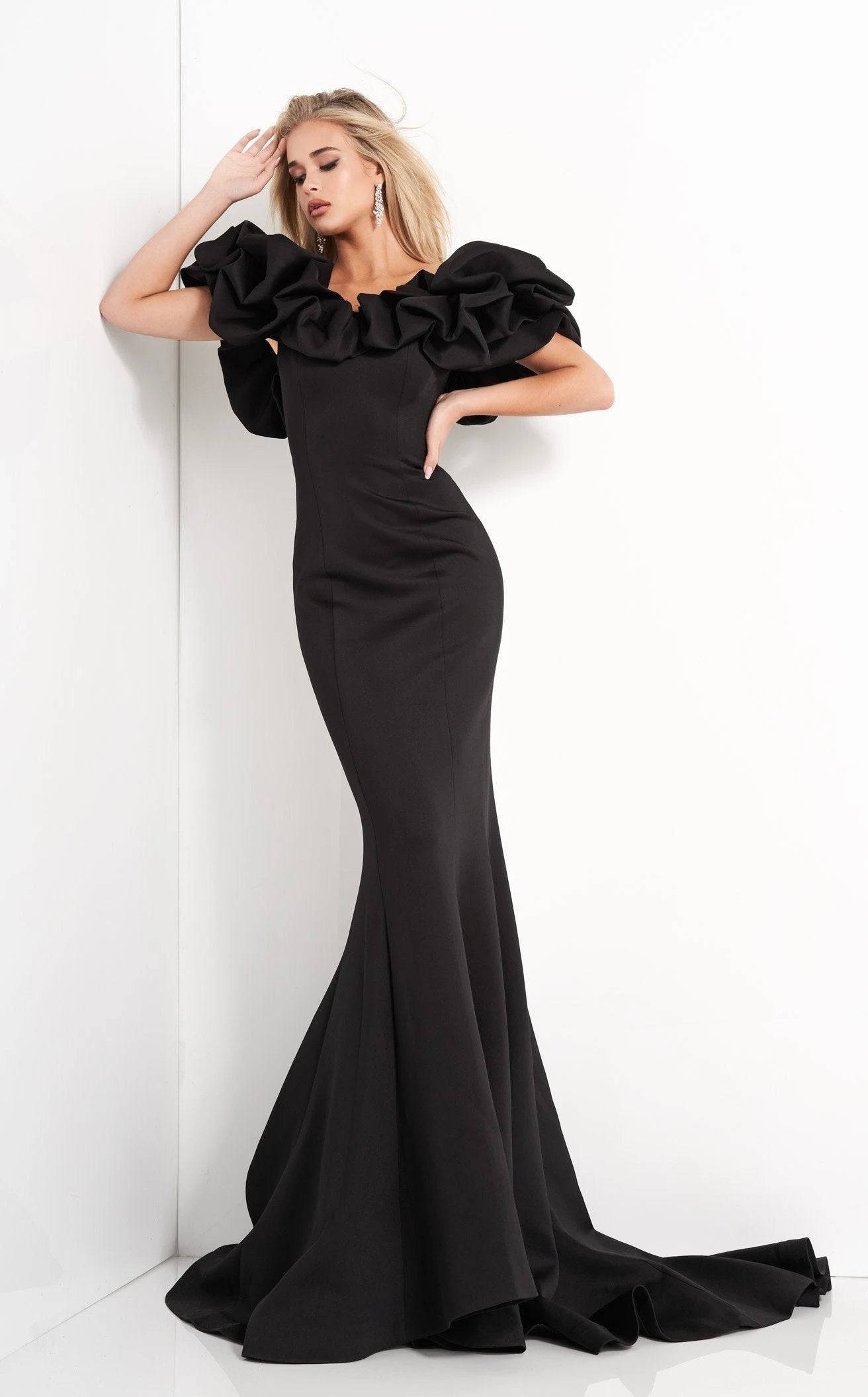 Elegant Off-Shoulder Ruffled Dramatic Black Floor-Length Prom Dresses Women's Gown
