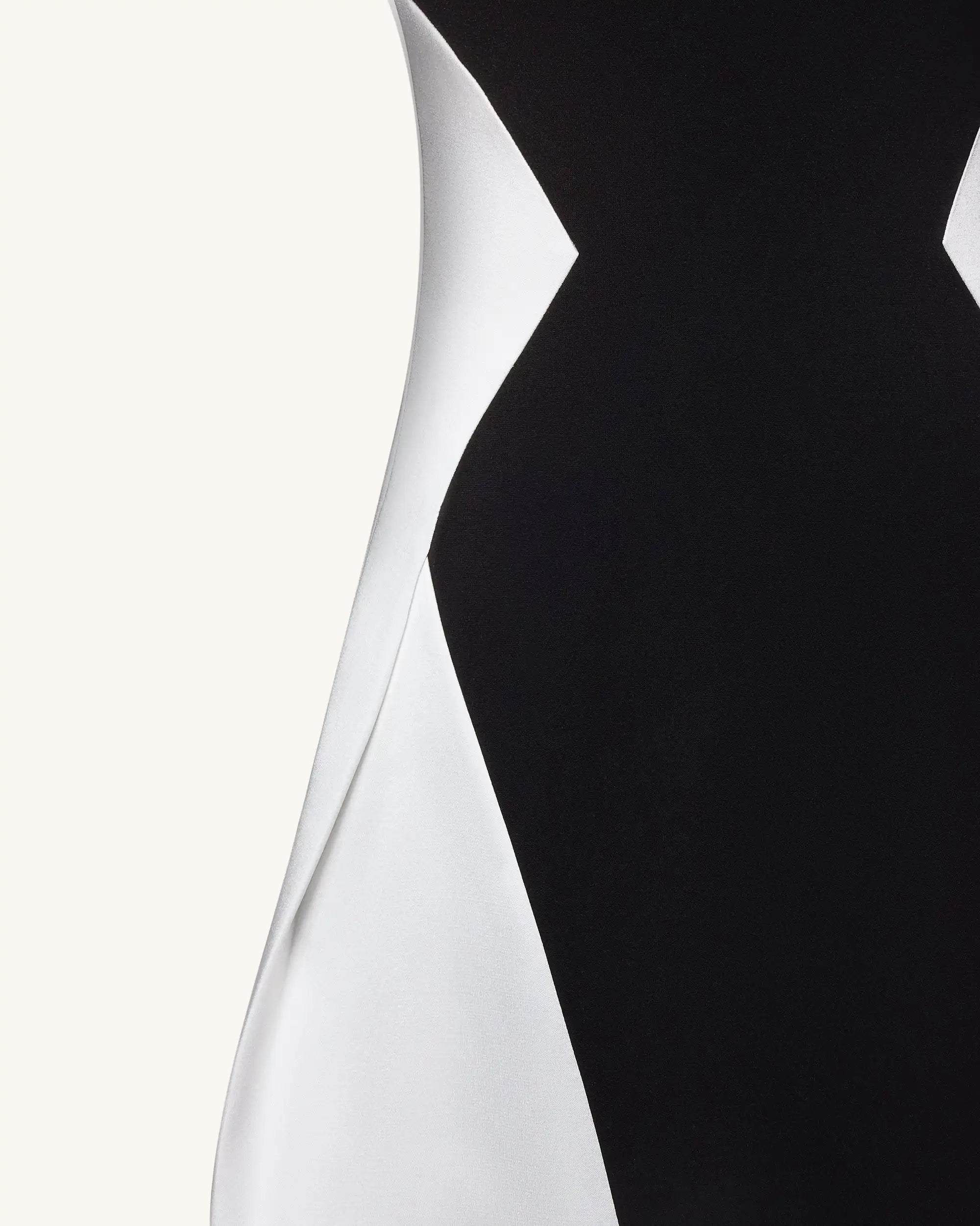 Elegant Sculptural Halter Sleeveless Color-Block Black White Midi Prom Gown