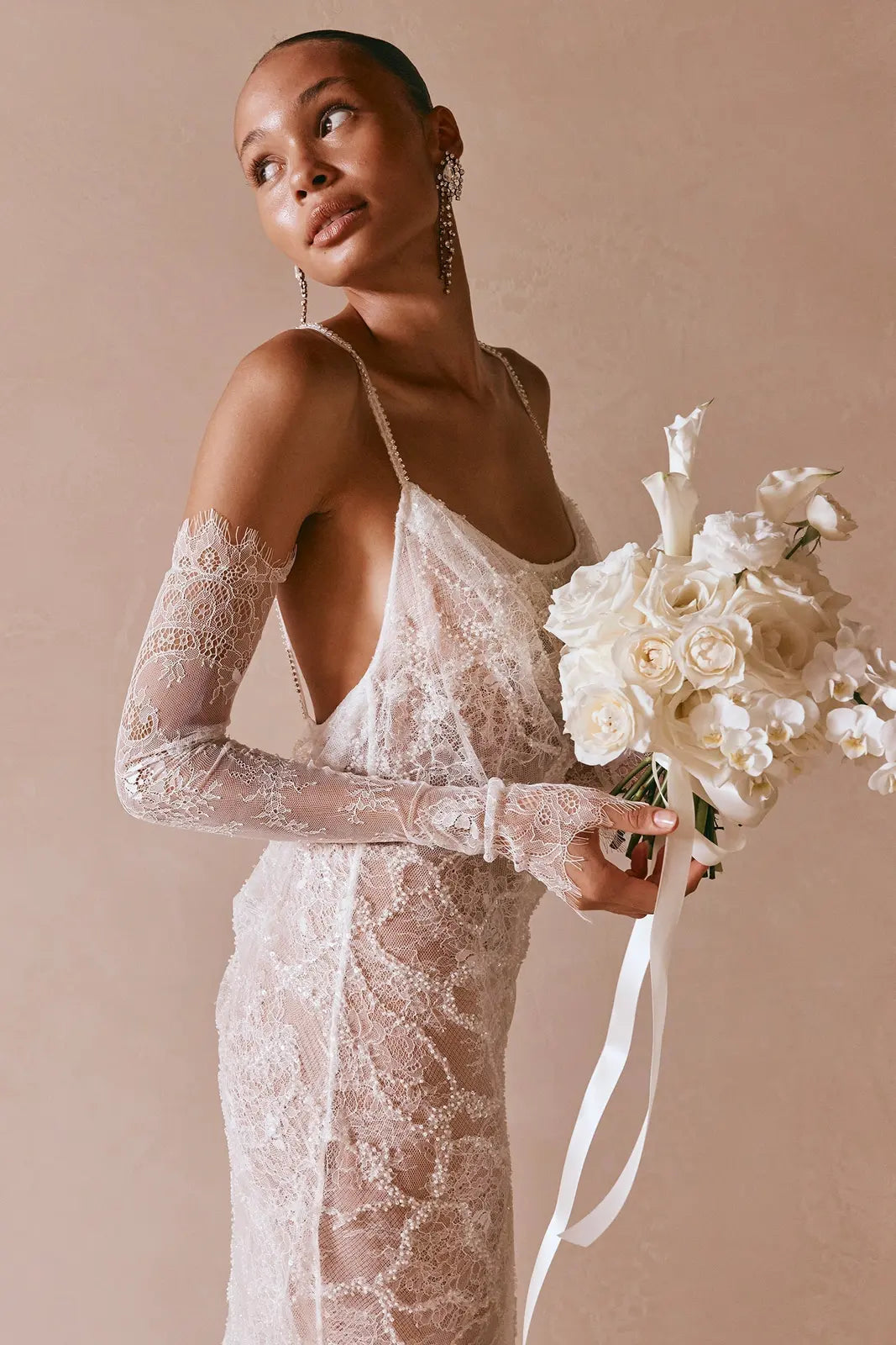 Elegant Sheath Cowl Neck Sleeveless Sparkly Lace White Maxi Wedding Dresses for Brides