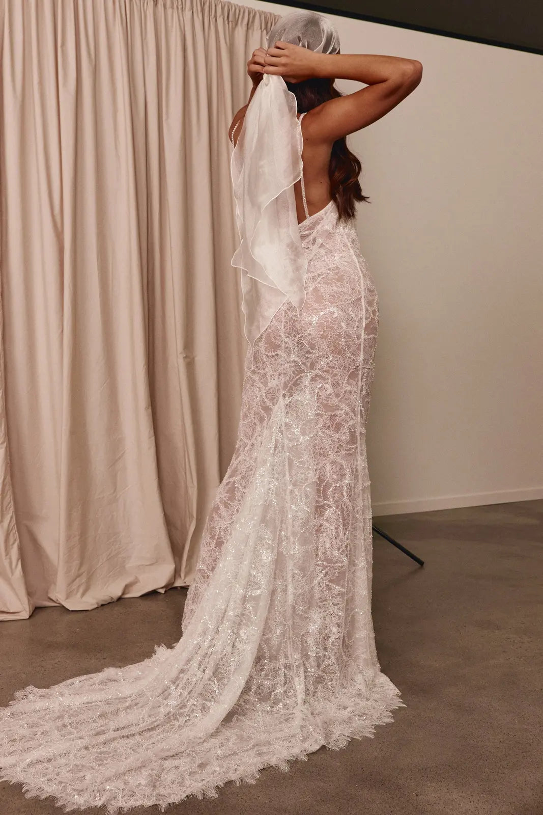 Elegant Sheath Cowl Neck Sleeveless Sparkly Lace White Maxi Wedding Dresses for Brides