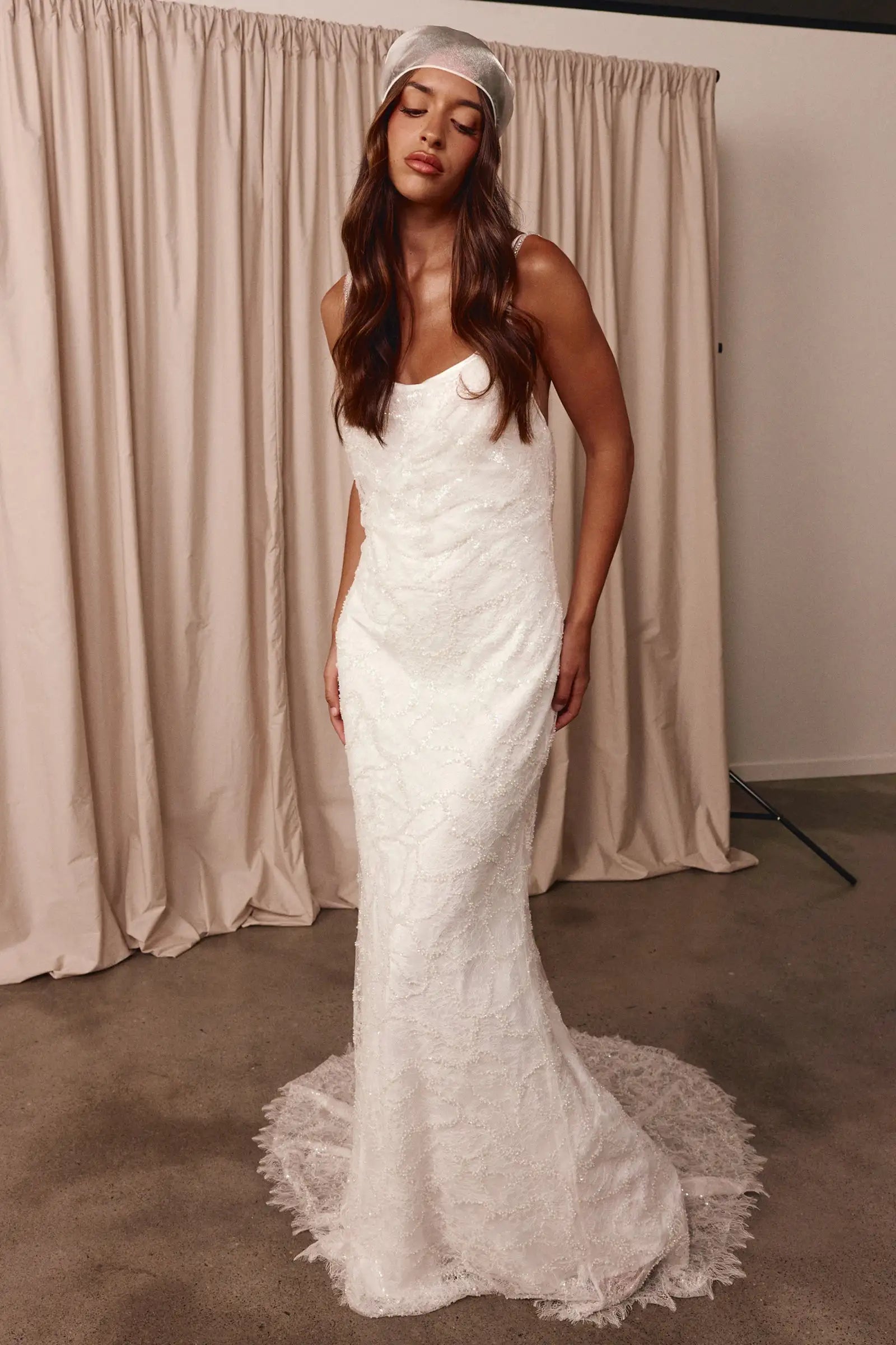 Elegant Sheath Cowl Neck Sleeveless Sparkly Lace White Maxi Wedding Dresses for Brides