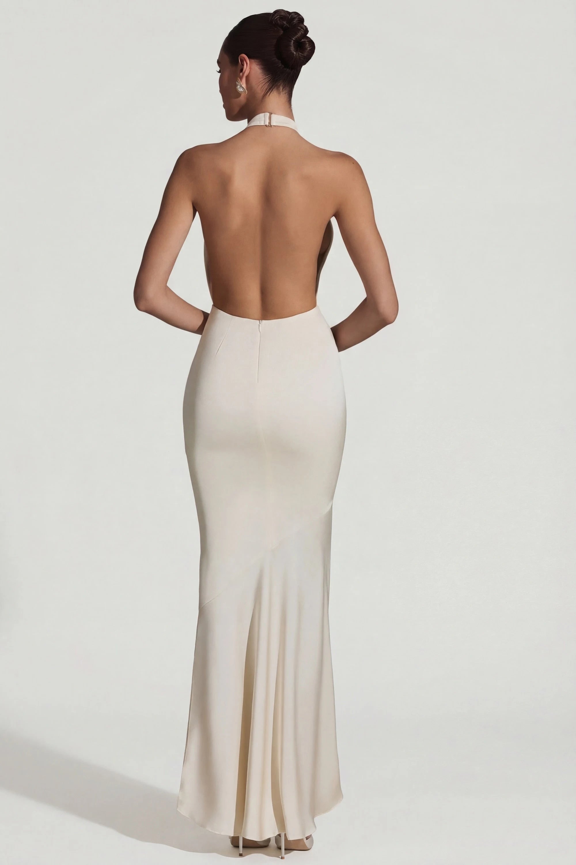 Elegant Sheath Halter Sleeveless Modern Chic Ivory Floor-Length Prom Dresses for Women