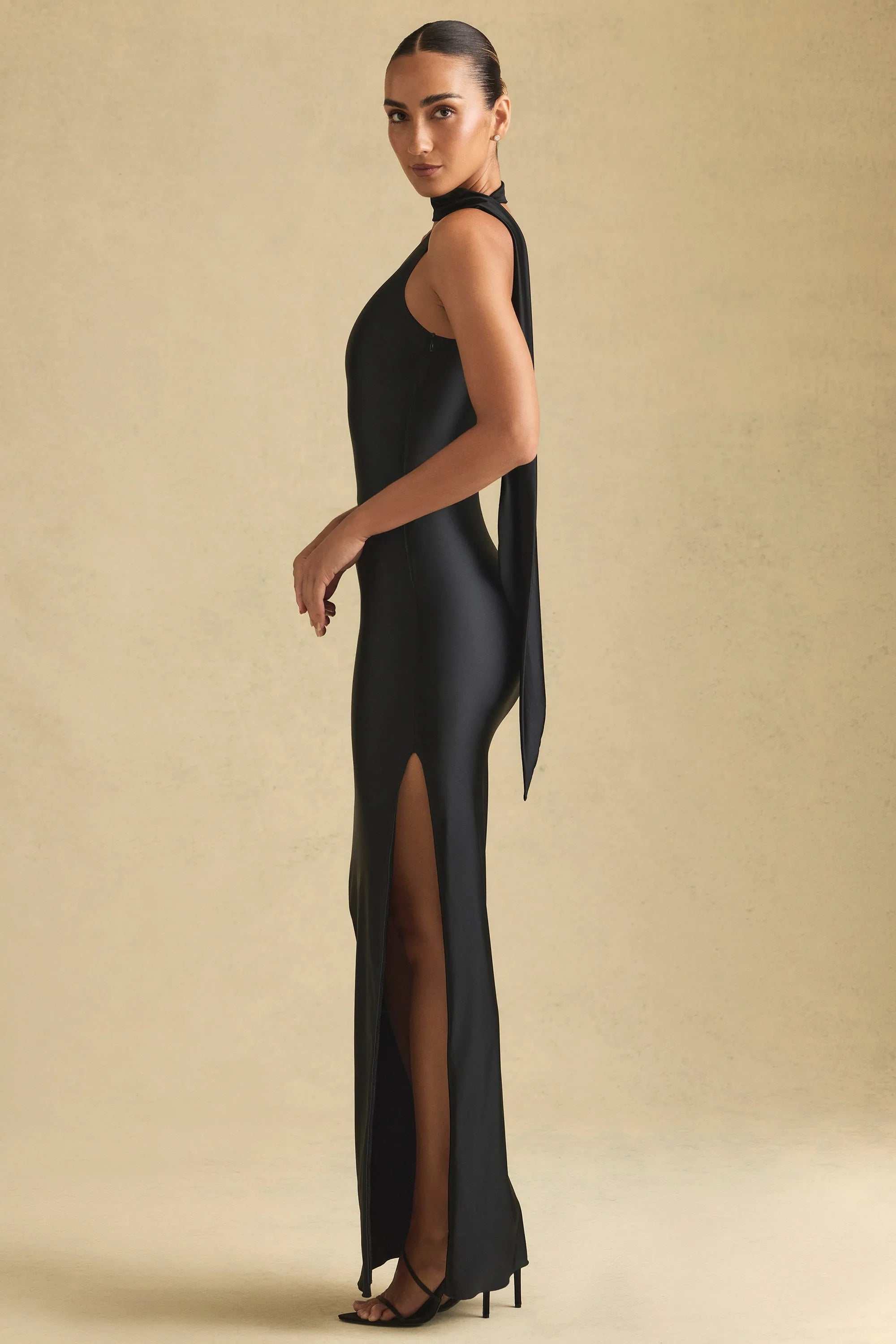 Elegant Sheath One-Shoulder Sleeveless Chic Black Floor-Length Prom Dresses Gown