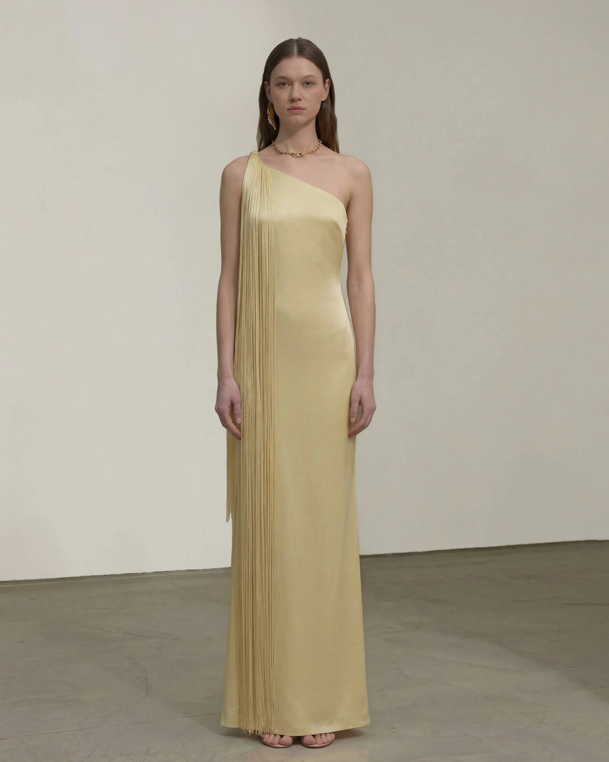 Elegant Sheath One-Shoulder Sleeveless Fringe Detail Backless Champagne Floor-Length Women's Prom Gown