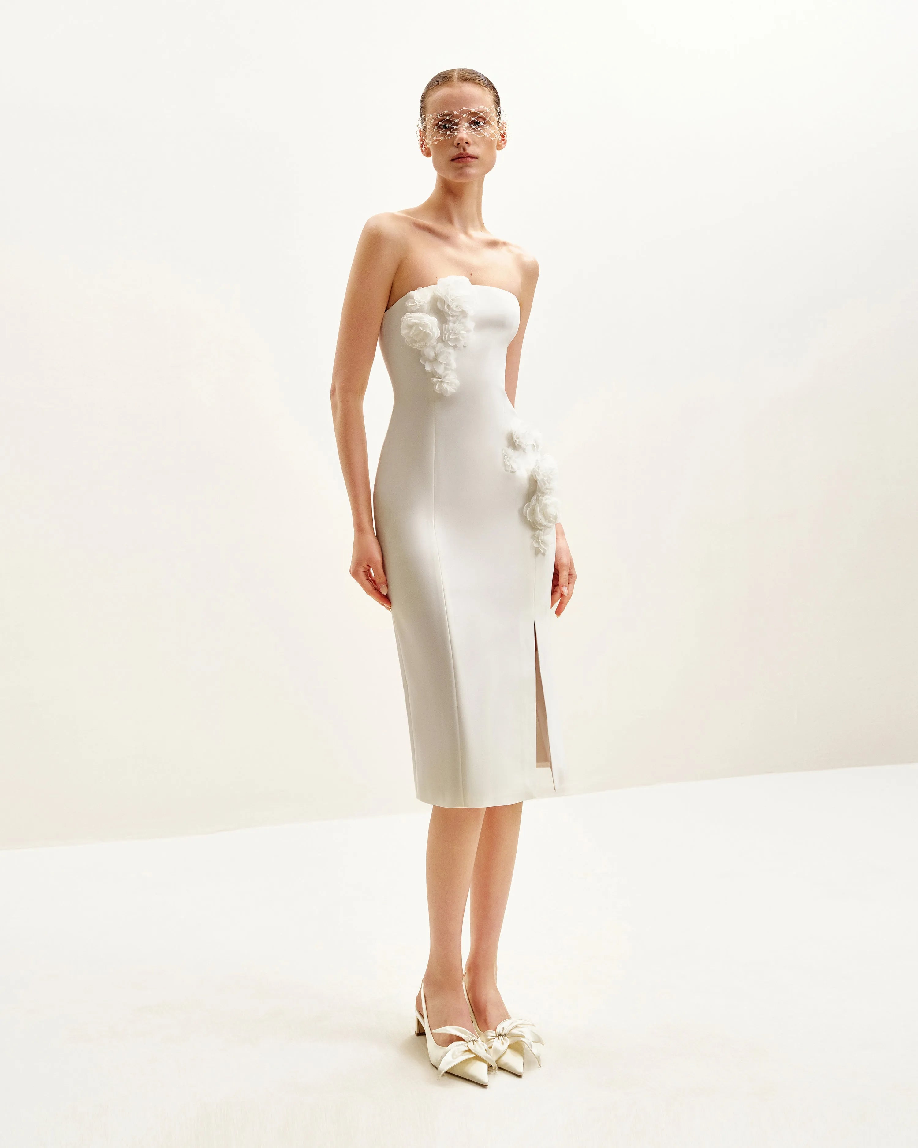 Elegant Sheath Strapless Floral Applique White Midi Prom Dress Gown