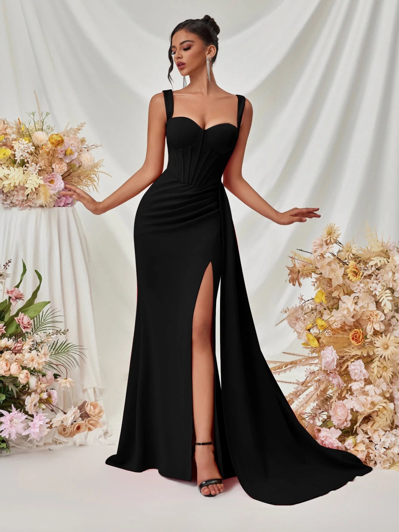 Elegant Sleek Sweetheart Sleeveless High Slit Black Floor-Length Women's Prom Gown